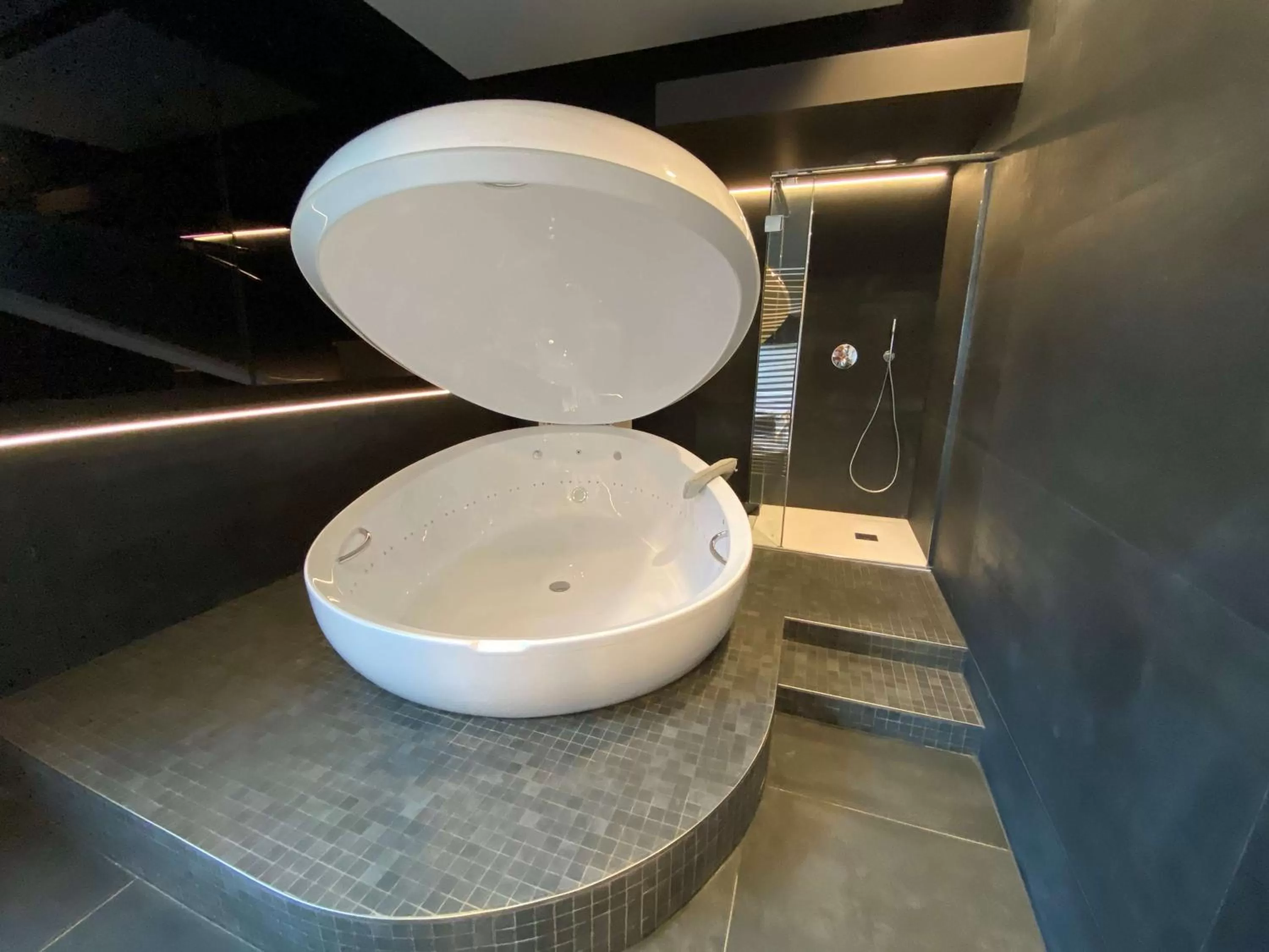 Spa and wellness centre/facilities in Golden Lakes Hotel