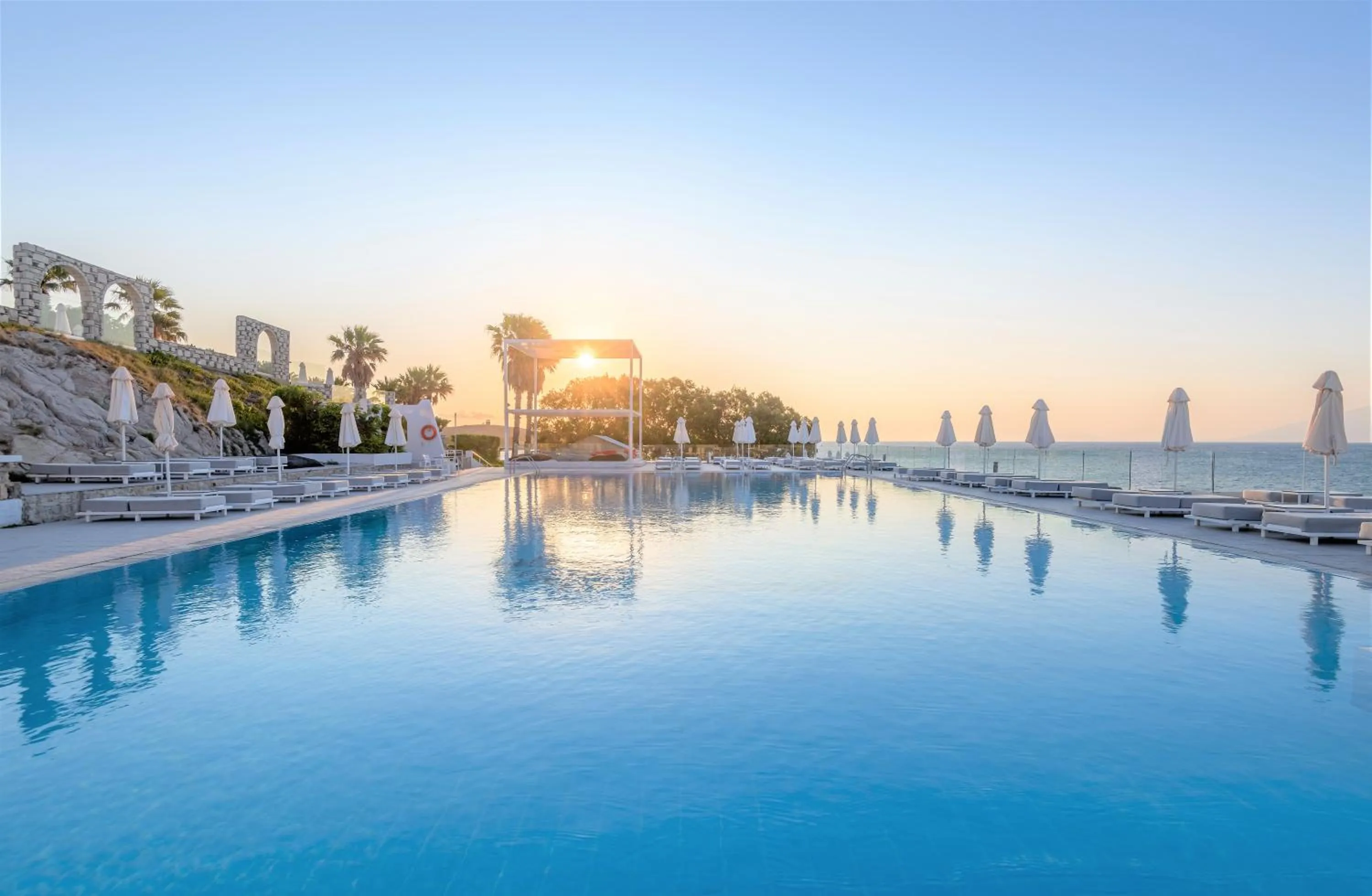 Swimming pool in Dimitra Beach Hotel & Suites