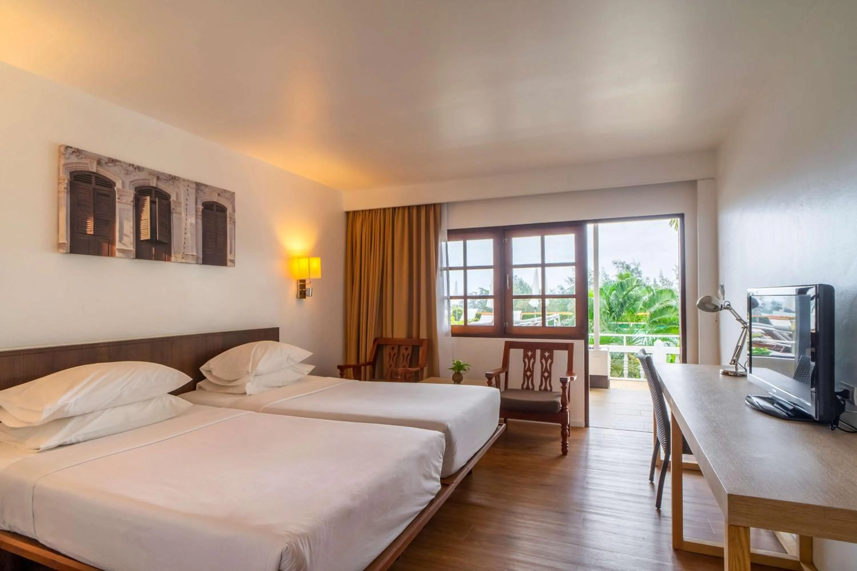 Bedroom, Bed in Best Western Phuket Ocean Resort