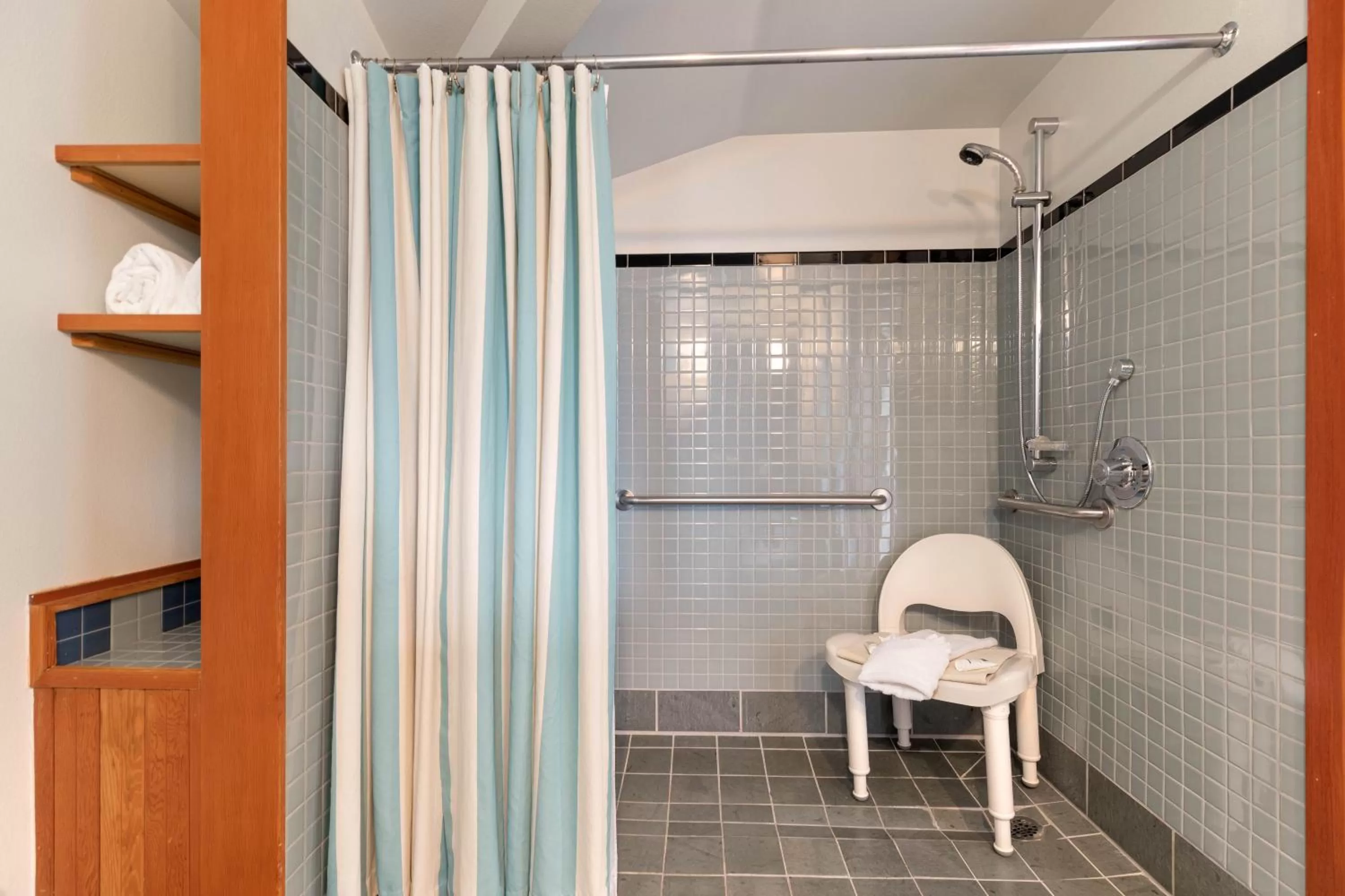 Shower in La Conner Channel Lodge