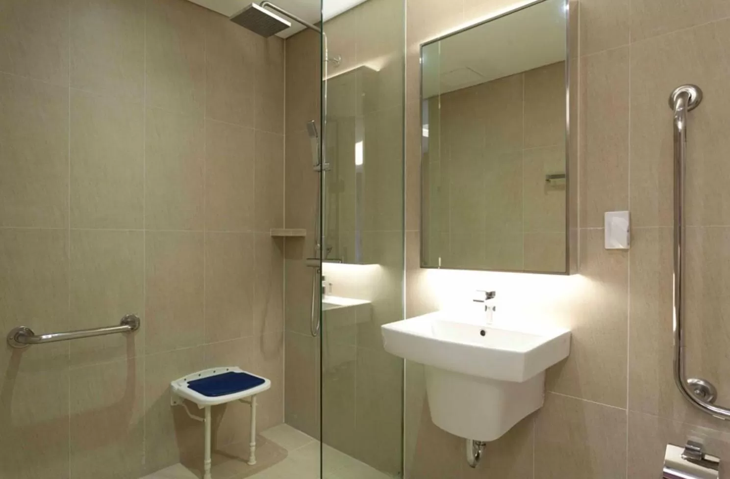 Toilet in Days Hotel by Wyndham Seoul Myeongdong