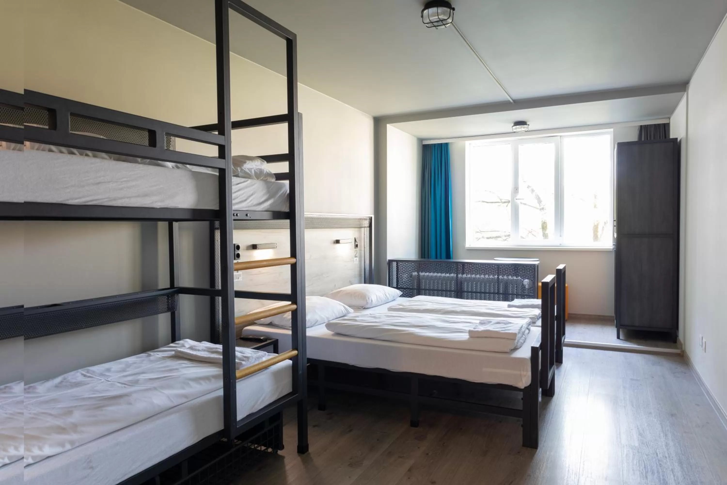 Bedroom, Bed in a&o München Hackerbrücke