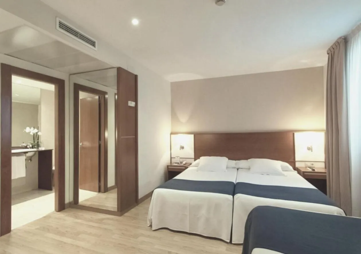 Bed in Hotel RH Sorolla Centro