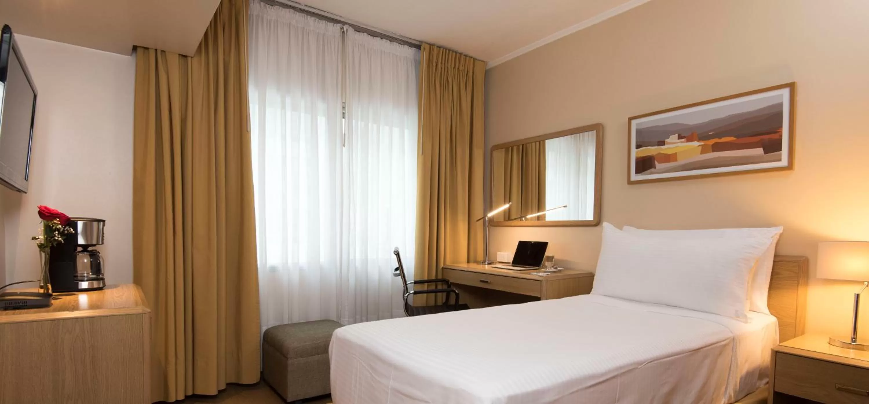 Photo of the whole room, Bed in Holiday Inn Montevideo by IHG