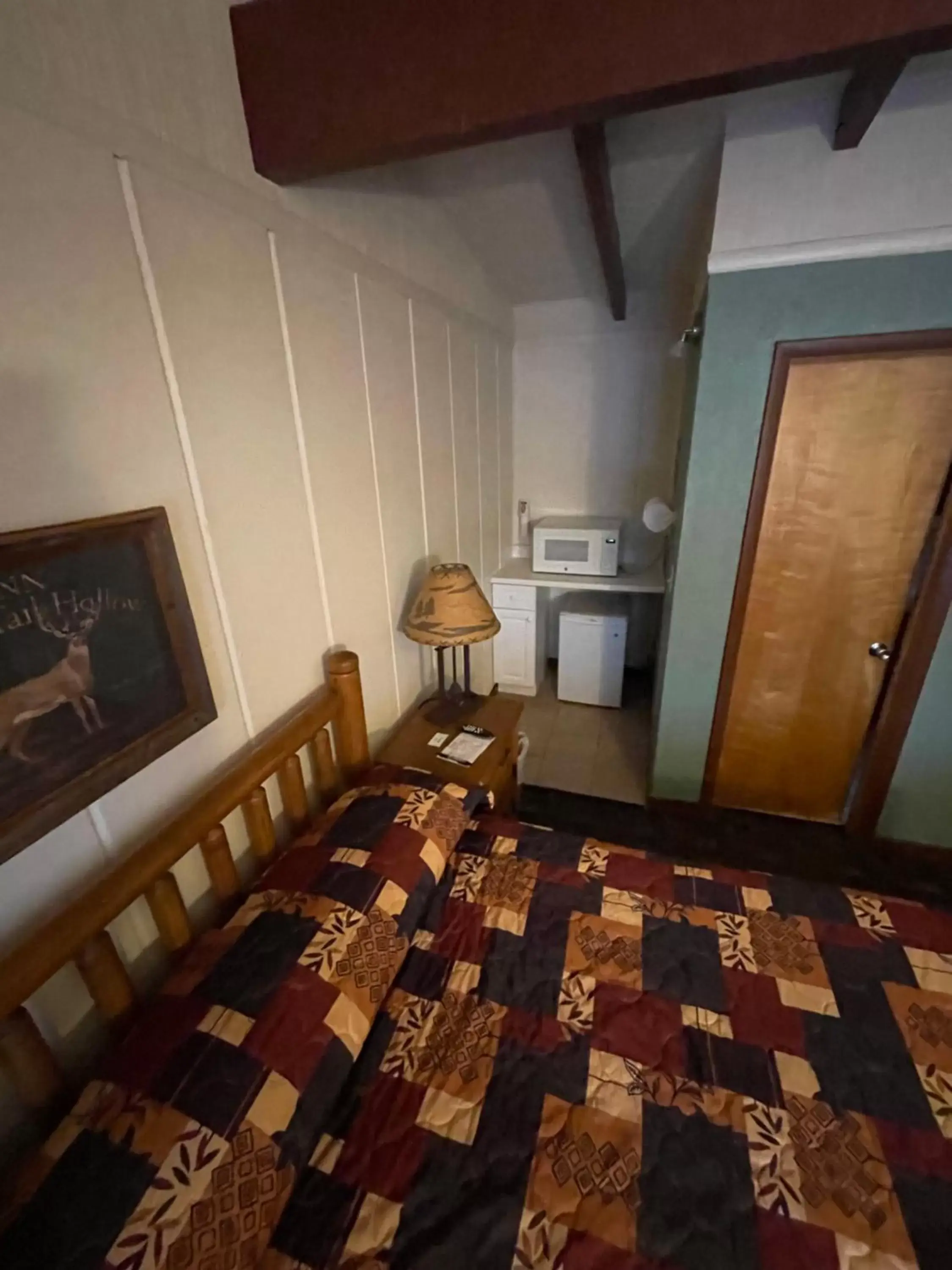 Standard Double Room in Olde Mill Inn of Clarkston Standard Double Room in Olde Mill Inn of Clarkston