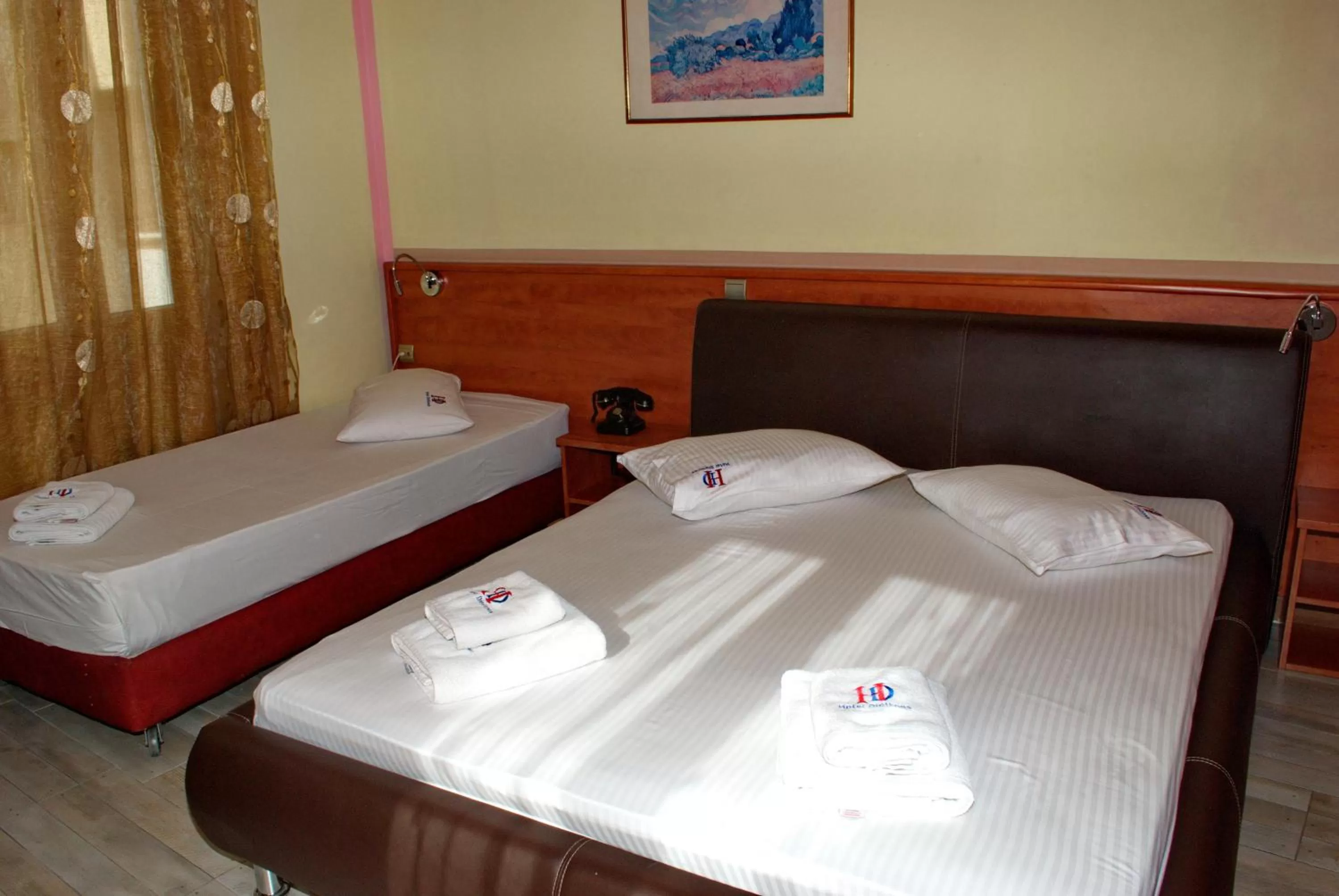 Bed in Diethnes Hotel