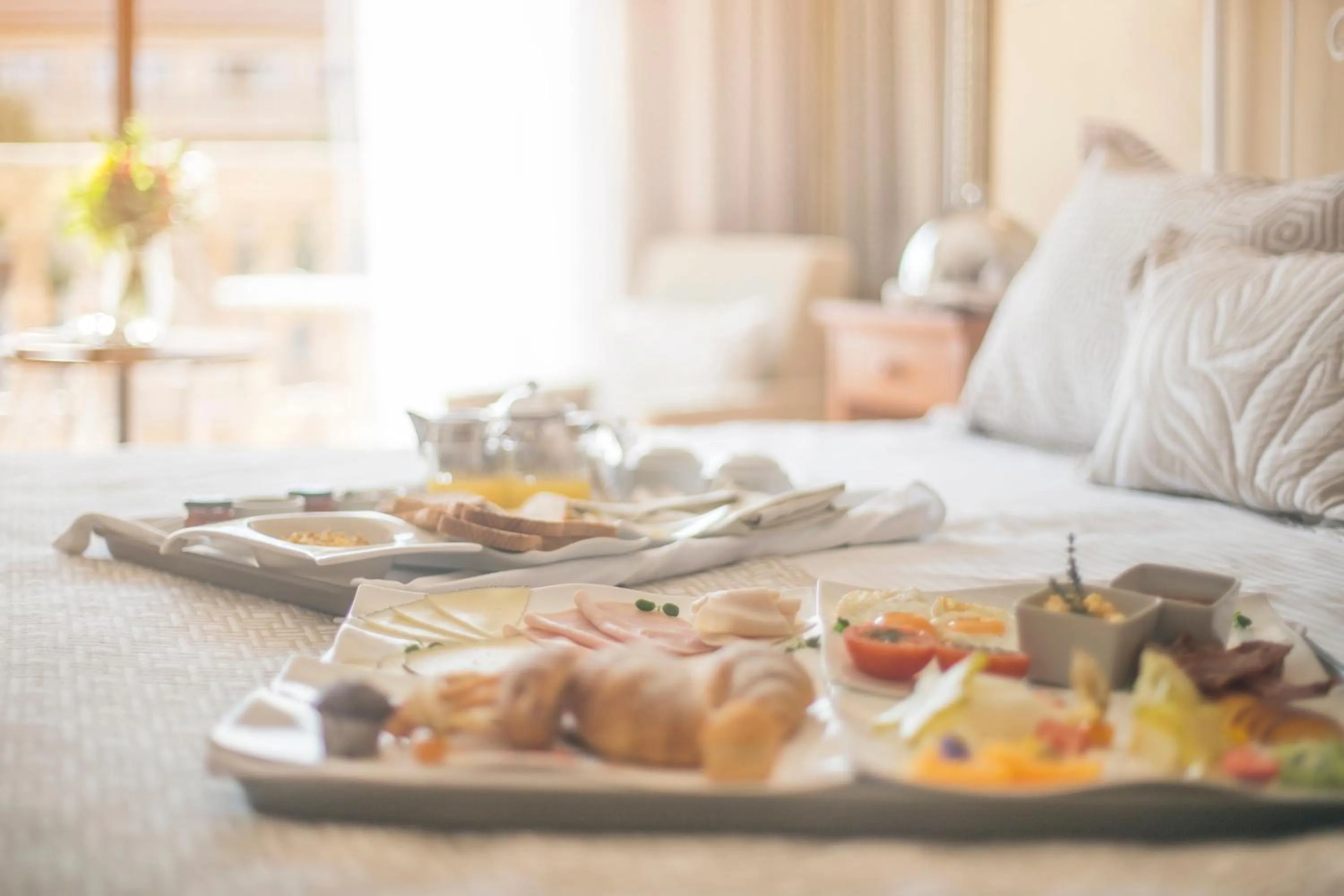 Food and drinks, Bed in Mon Port Hotel & Spa