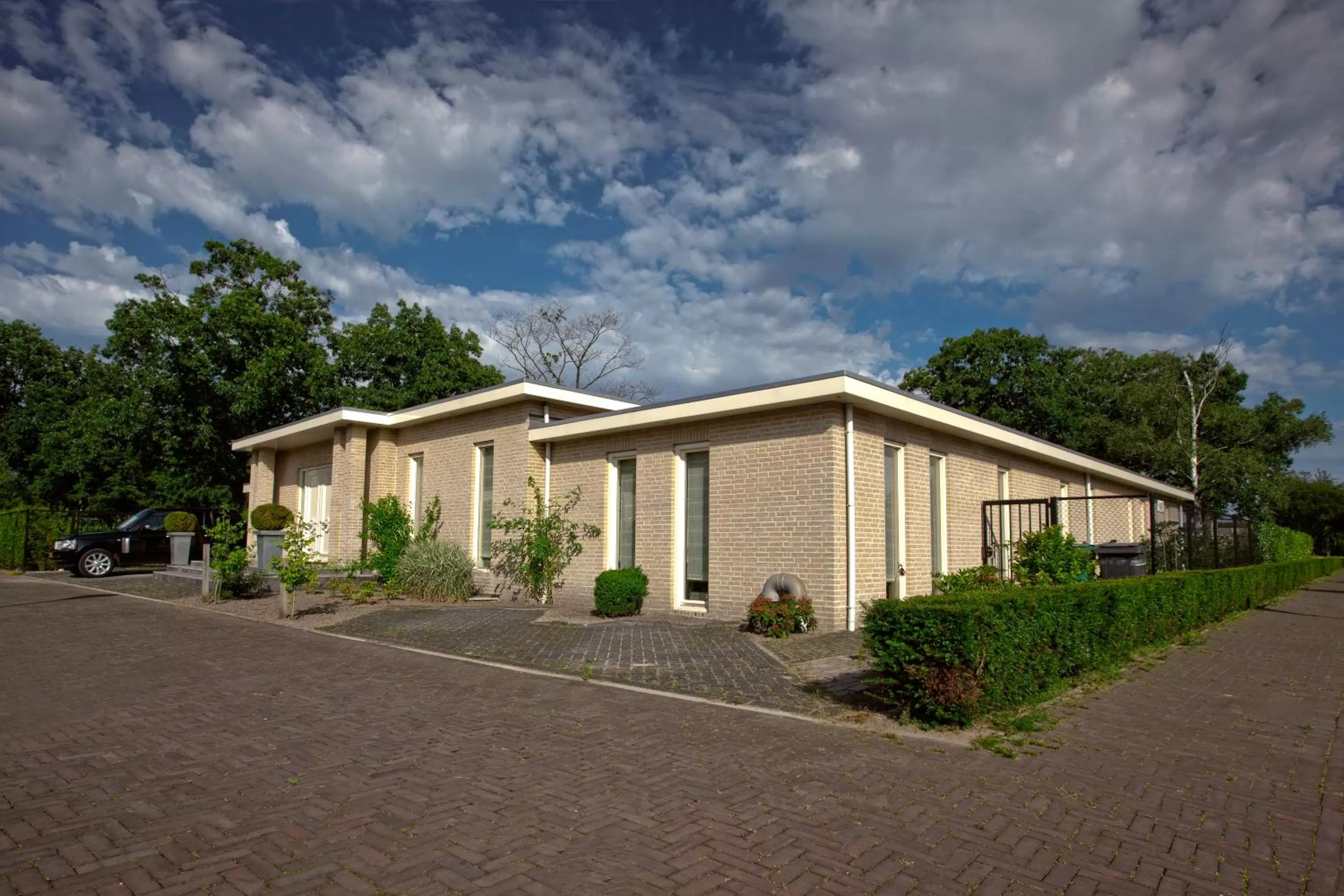 Facade/entrance, Property Building in B&B Maison Saint Tropez Eindhoven