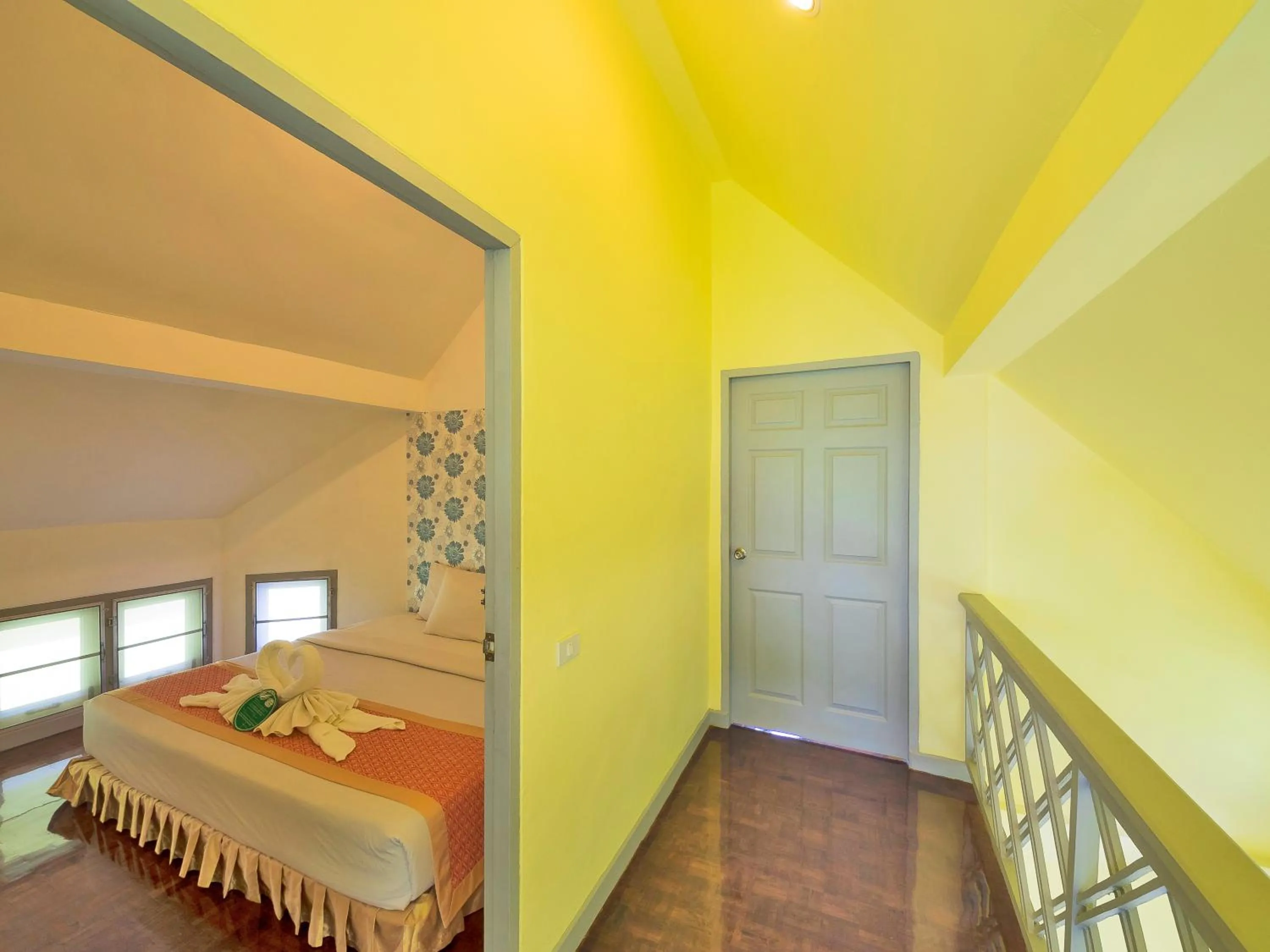 Photo of the whole room, Bed in Brookside Valley Resort