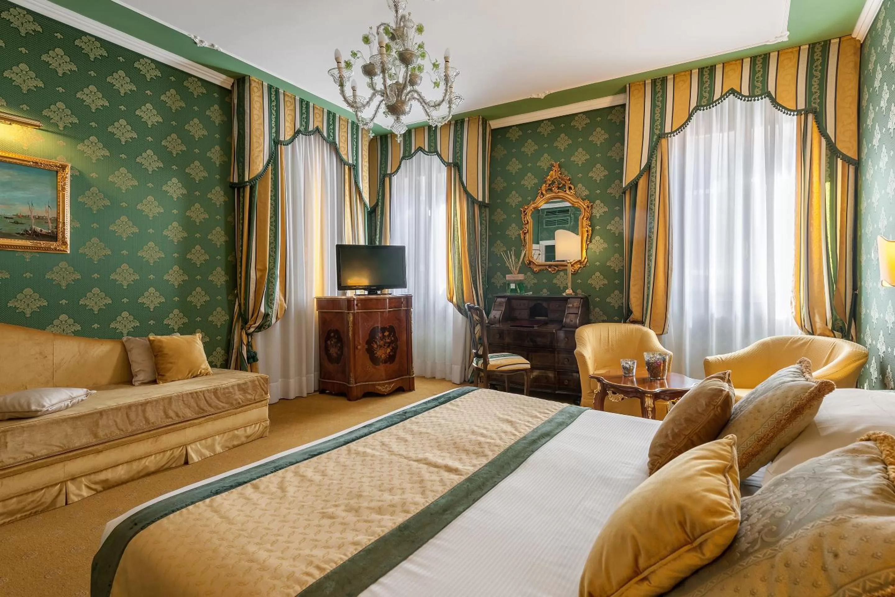 Photo of the whole room, Bed in Hotel Ca' dei Conti