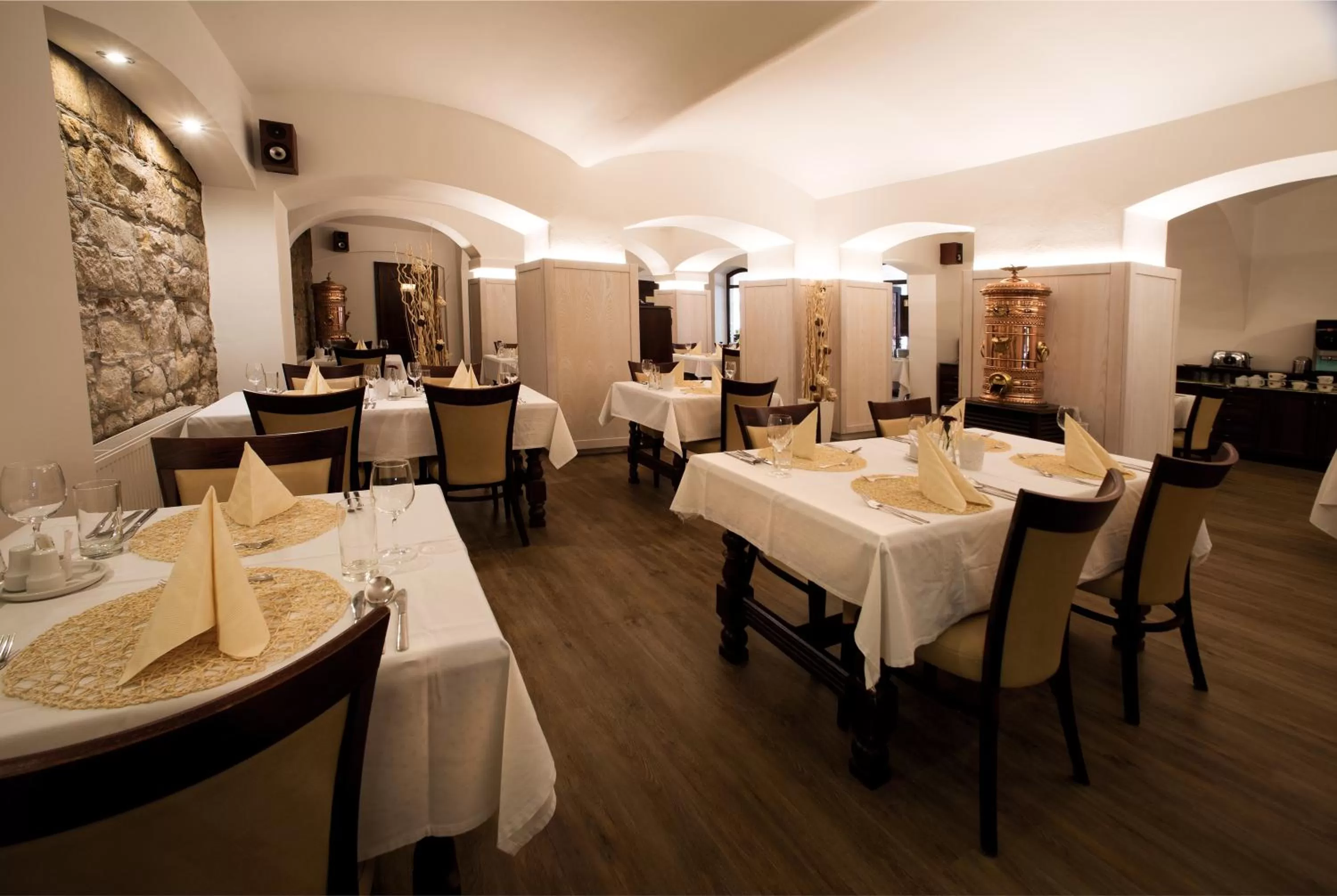 Restaurant/places to eat in Wellness Hotel Gondola