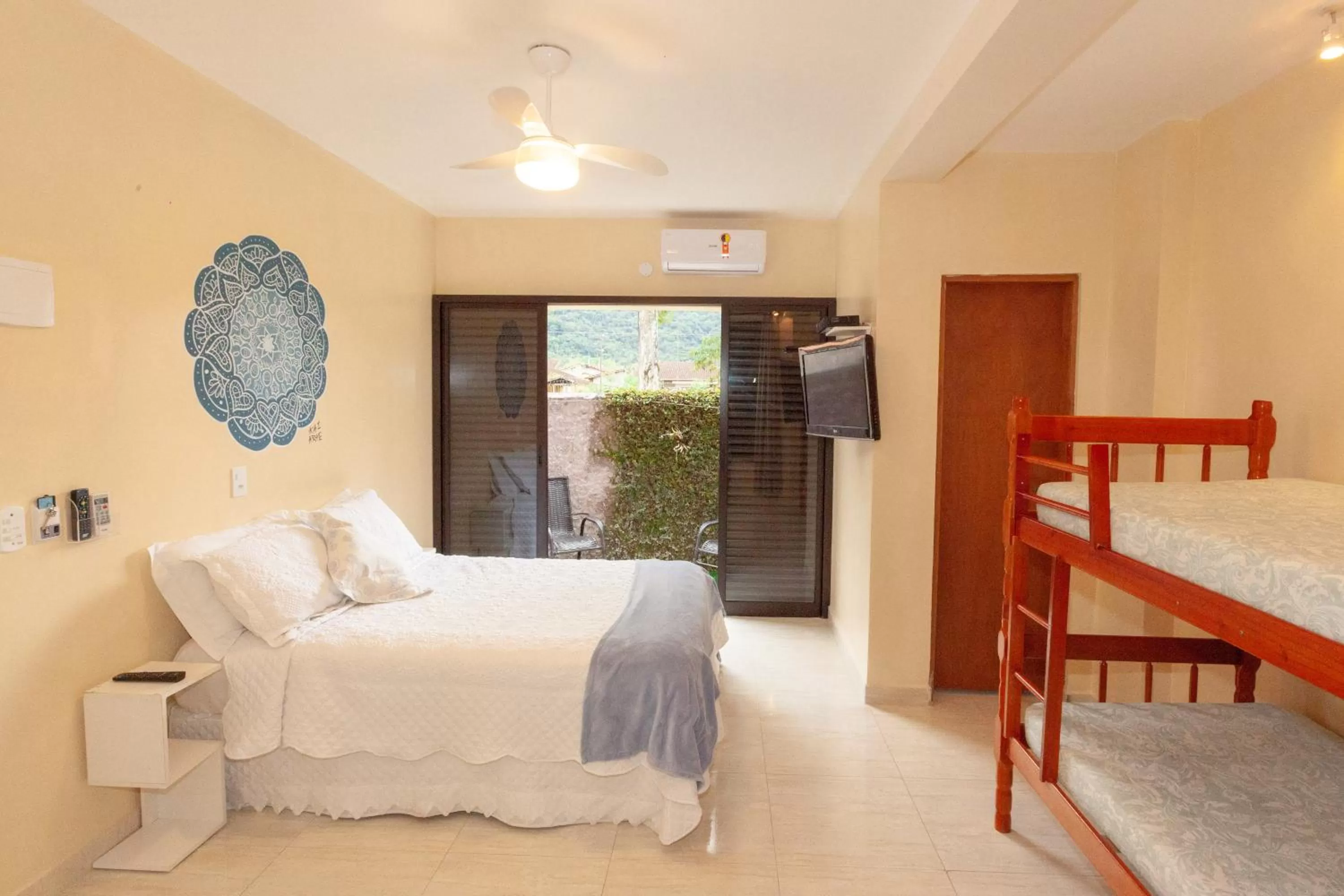 Bed in Ubatuba Ecologic Pousada