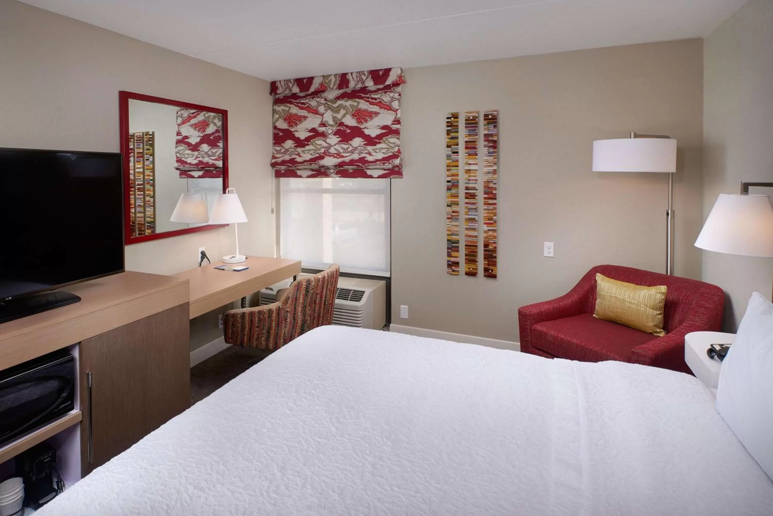 Bedroom, Bed in Hampton Inn & Suites Scottsdale On Shea Blvd
