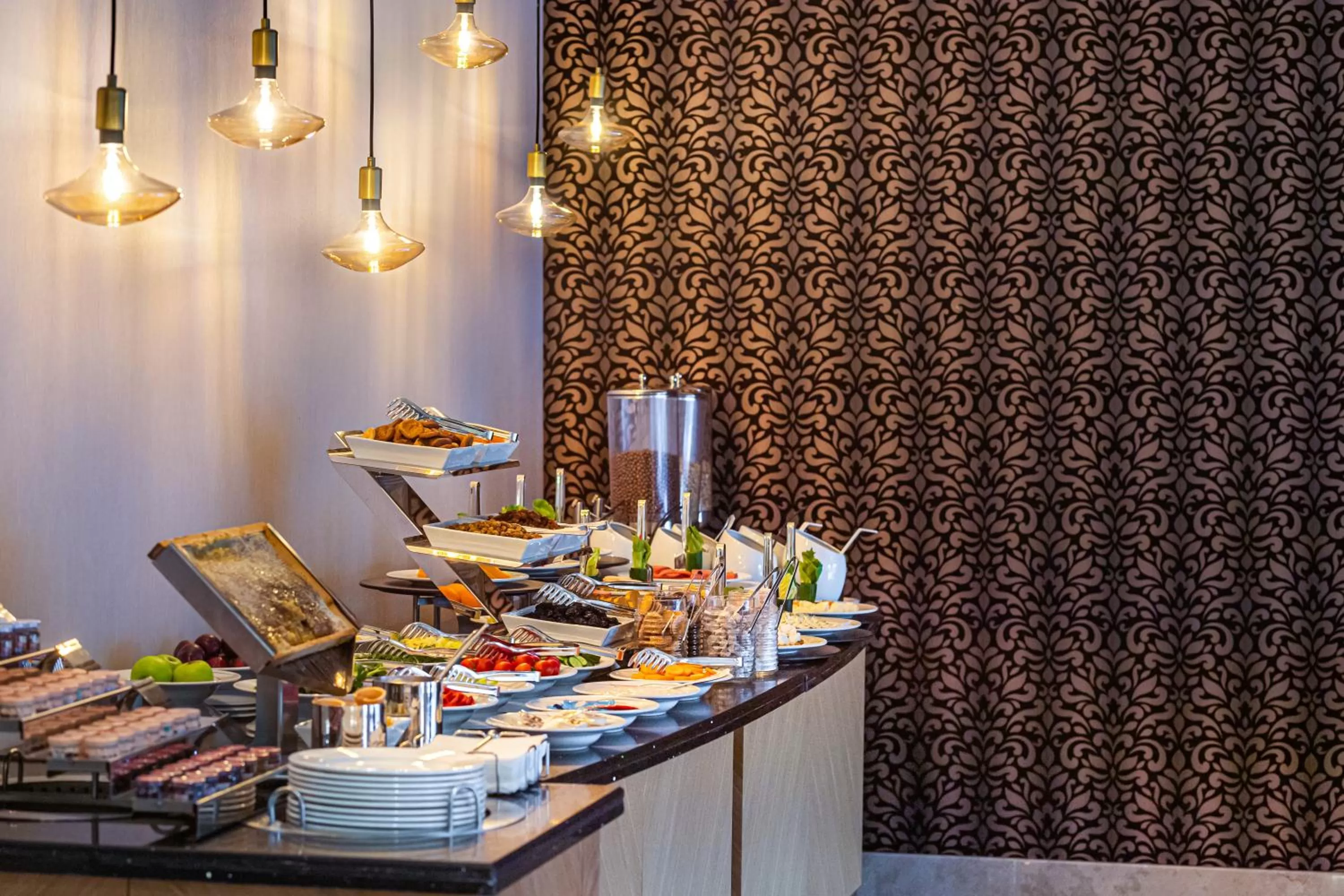 Breakfast in Sealife Lounge - Adult only