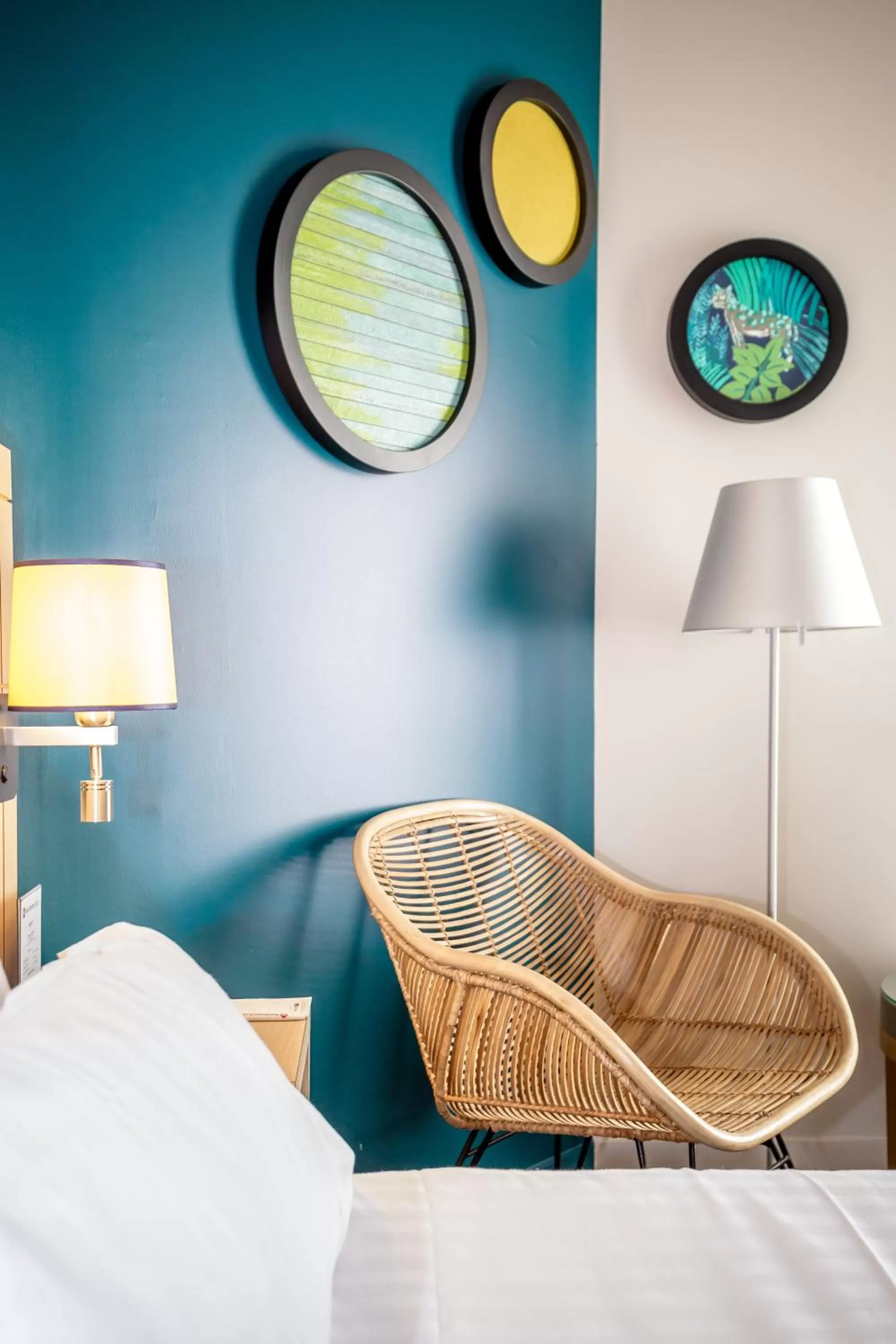 Bathroom, Bed in Best Western Plus Hôtel Vannes Centre Ville