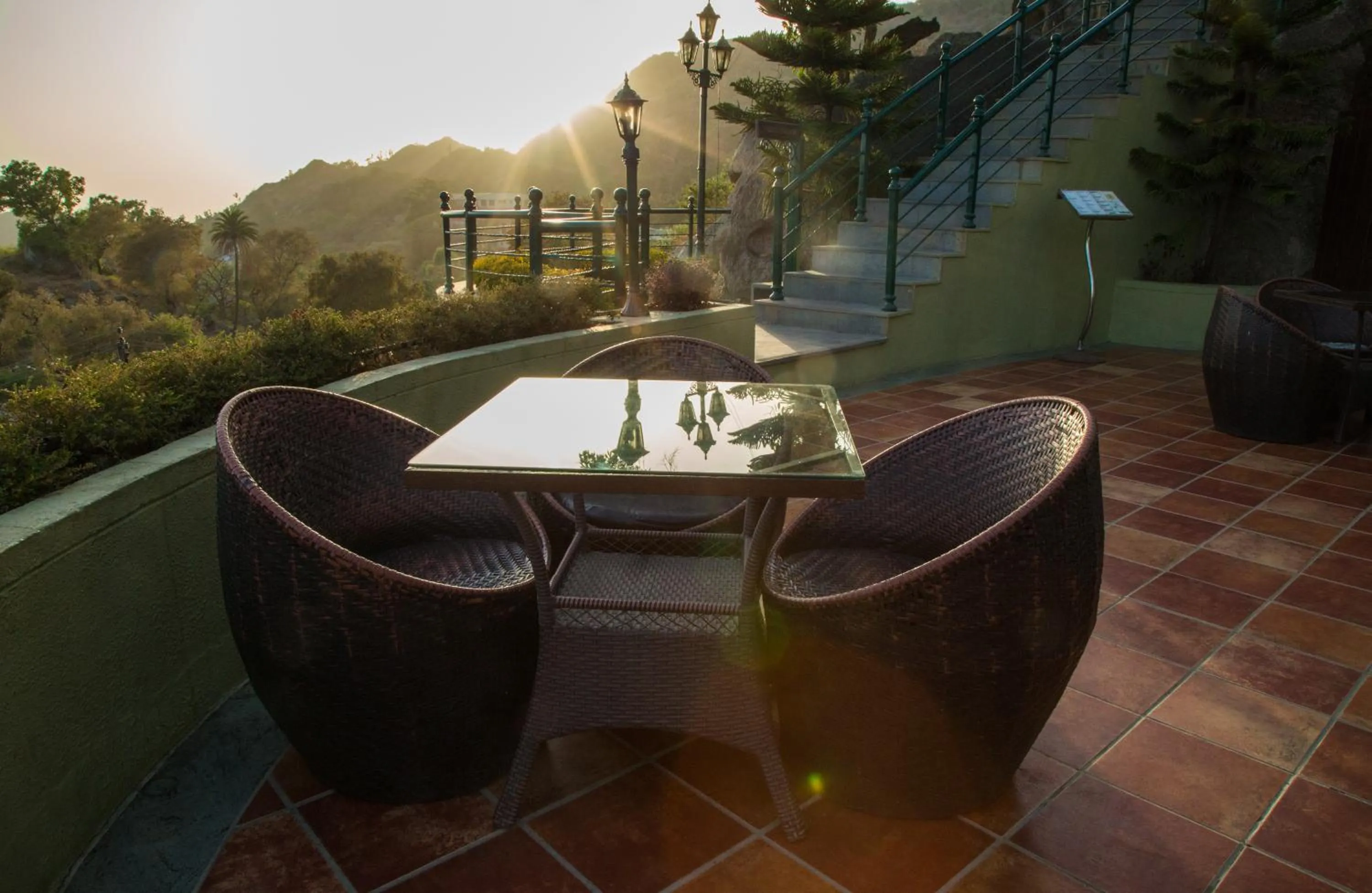 Restaurant/places to eat in The Colonial Manek Manor By SAH