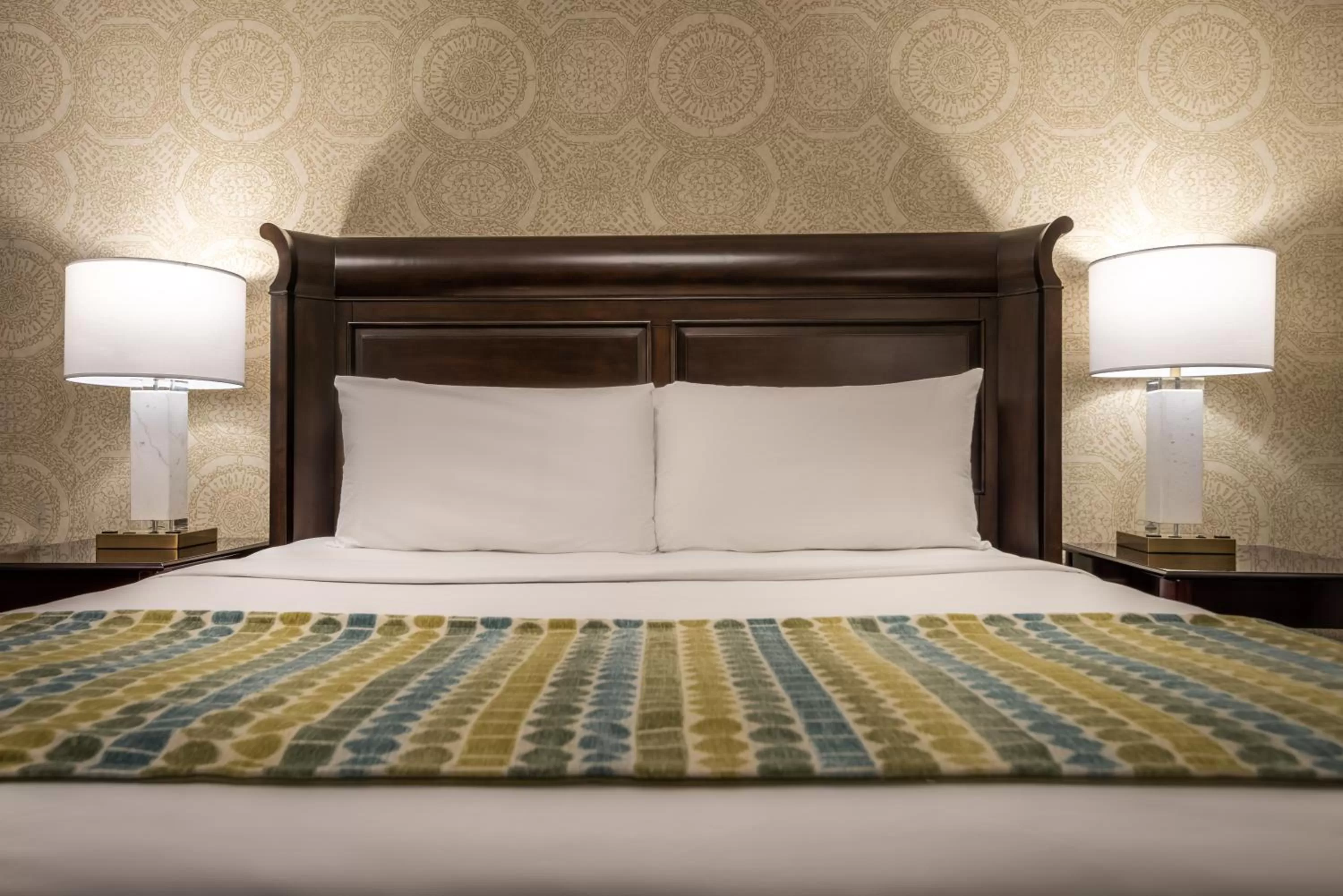 Bed in Ayres Hotel Seal Beach - Cypress