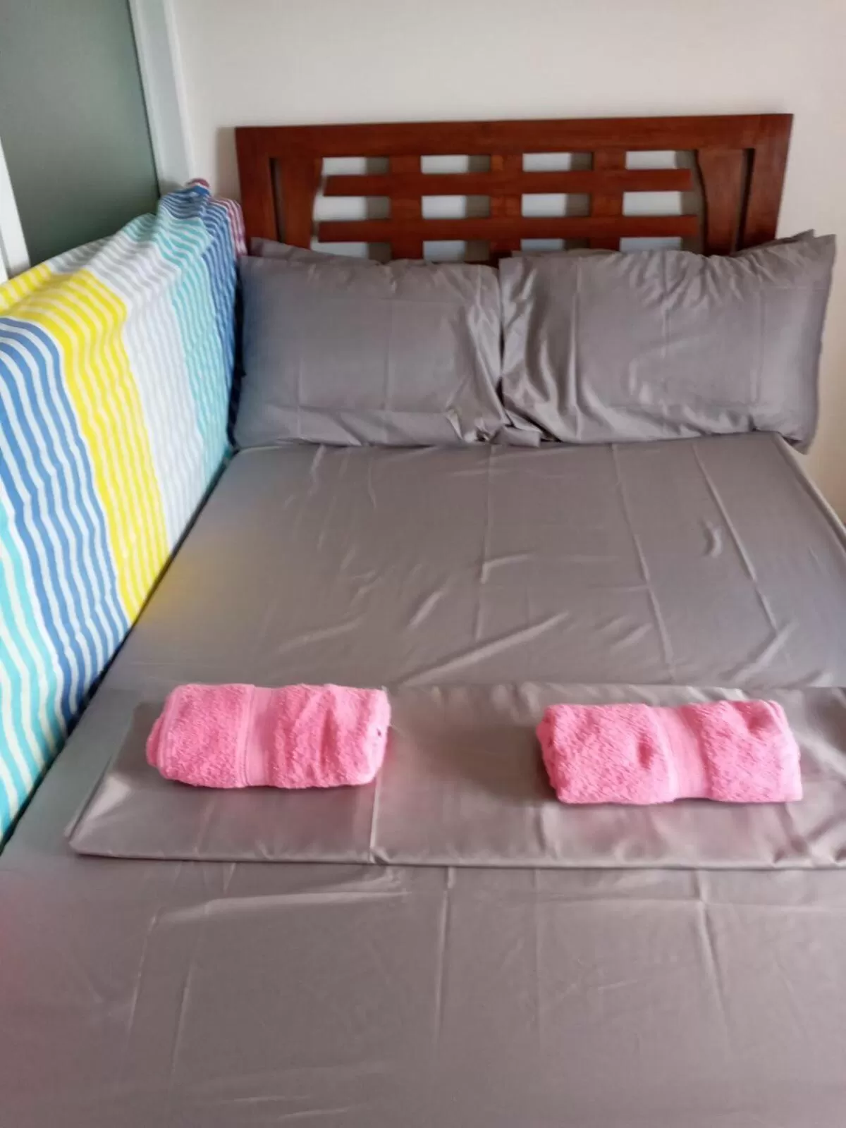 Bed in Condo with Free Swimming Pool & Viewing Deck