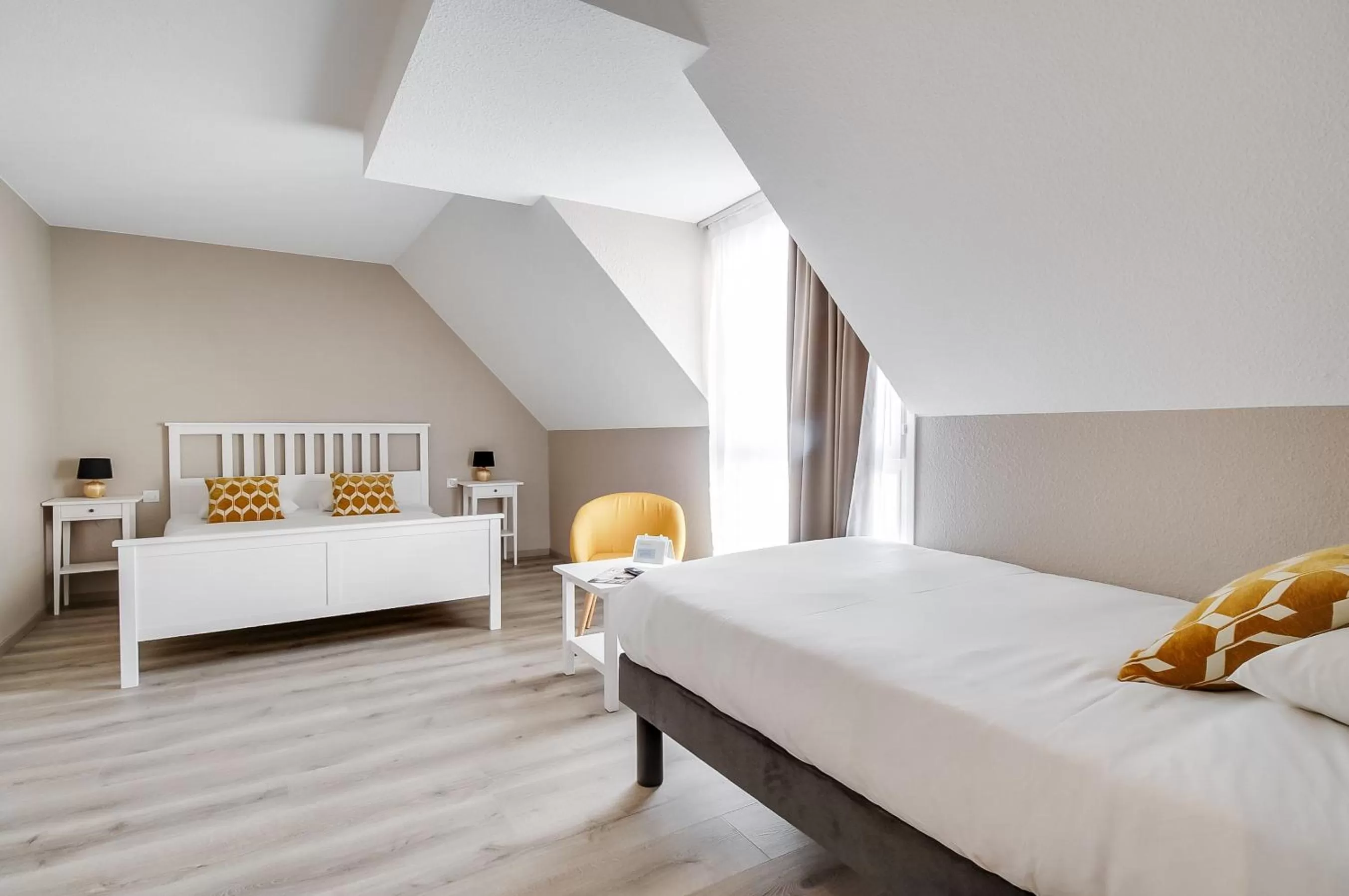 Photo of the whole room in La Maison Hôtel Mulhouse Centre