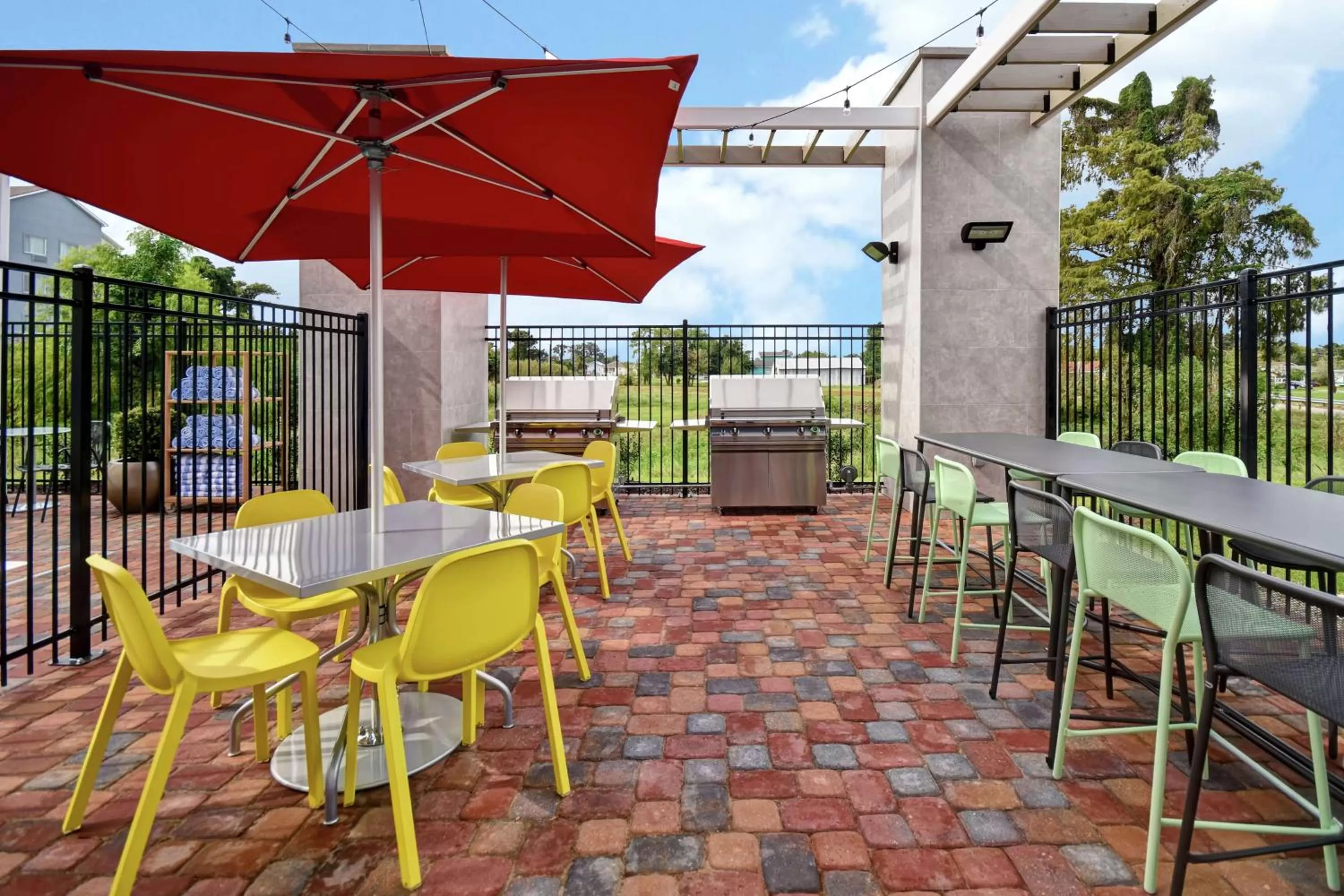 Patio in Home2 Suites by Hilton Harvey New Orleans Westbank