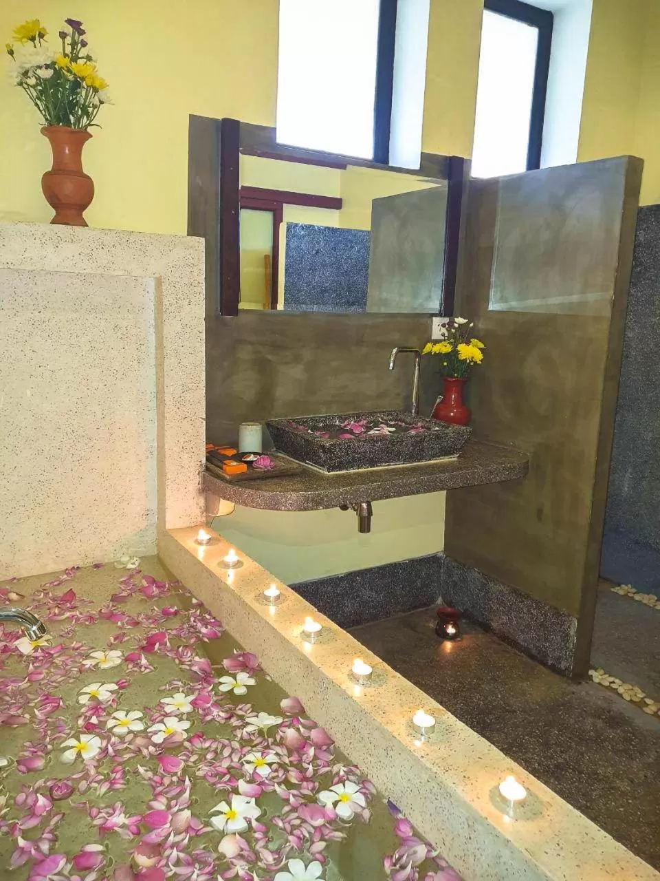 Bathroom in Residence Indochine Suite