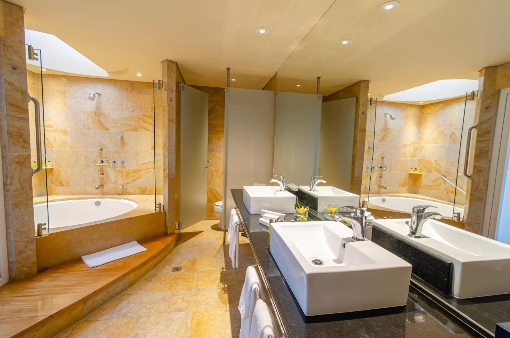 Photo of the whole room in InterContinental Medellin - Movich by IHG