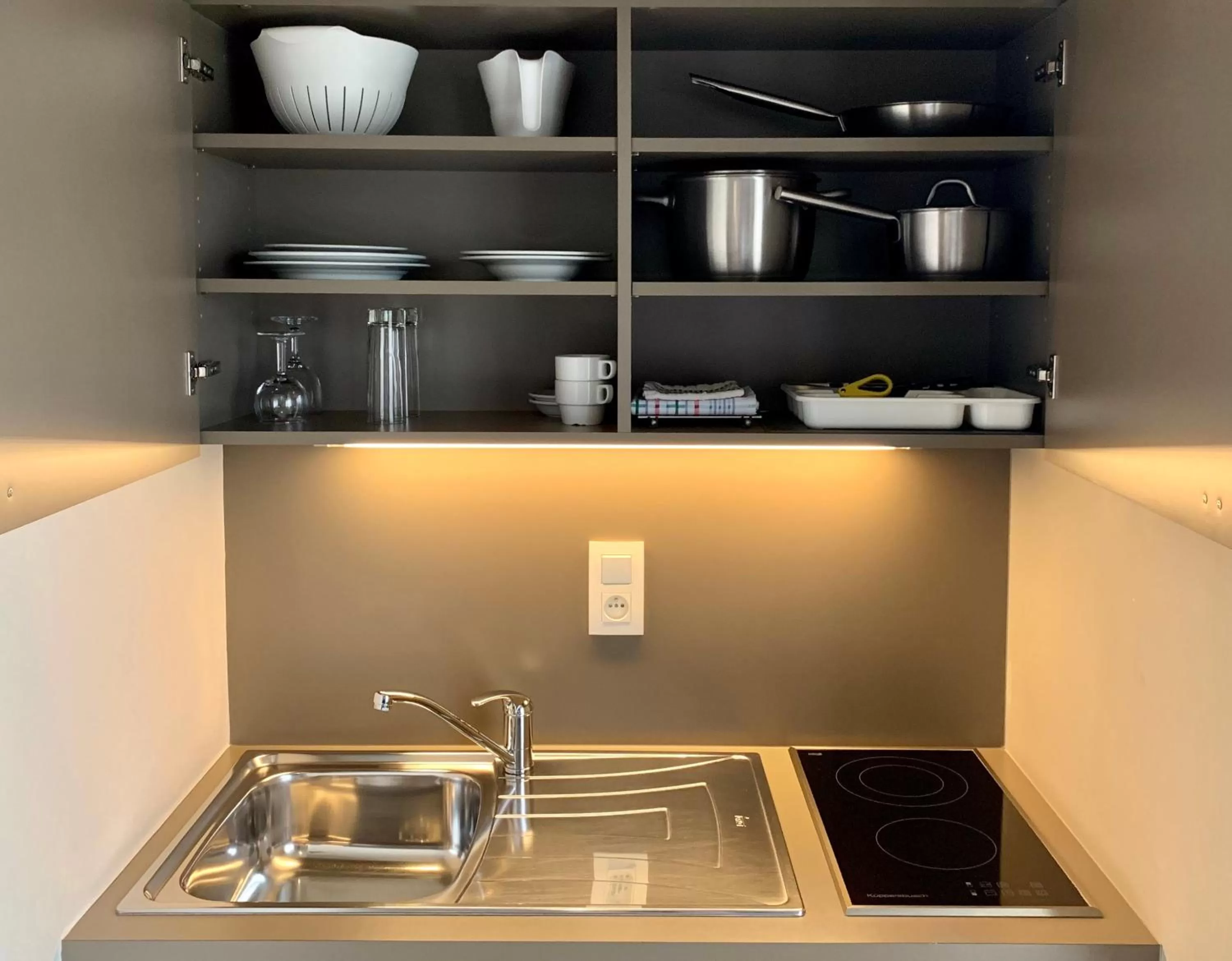 Kitchen or kitchenette in Castelnou Aparthotel