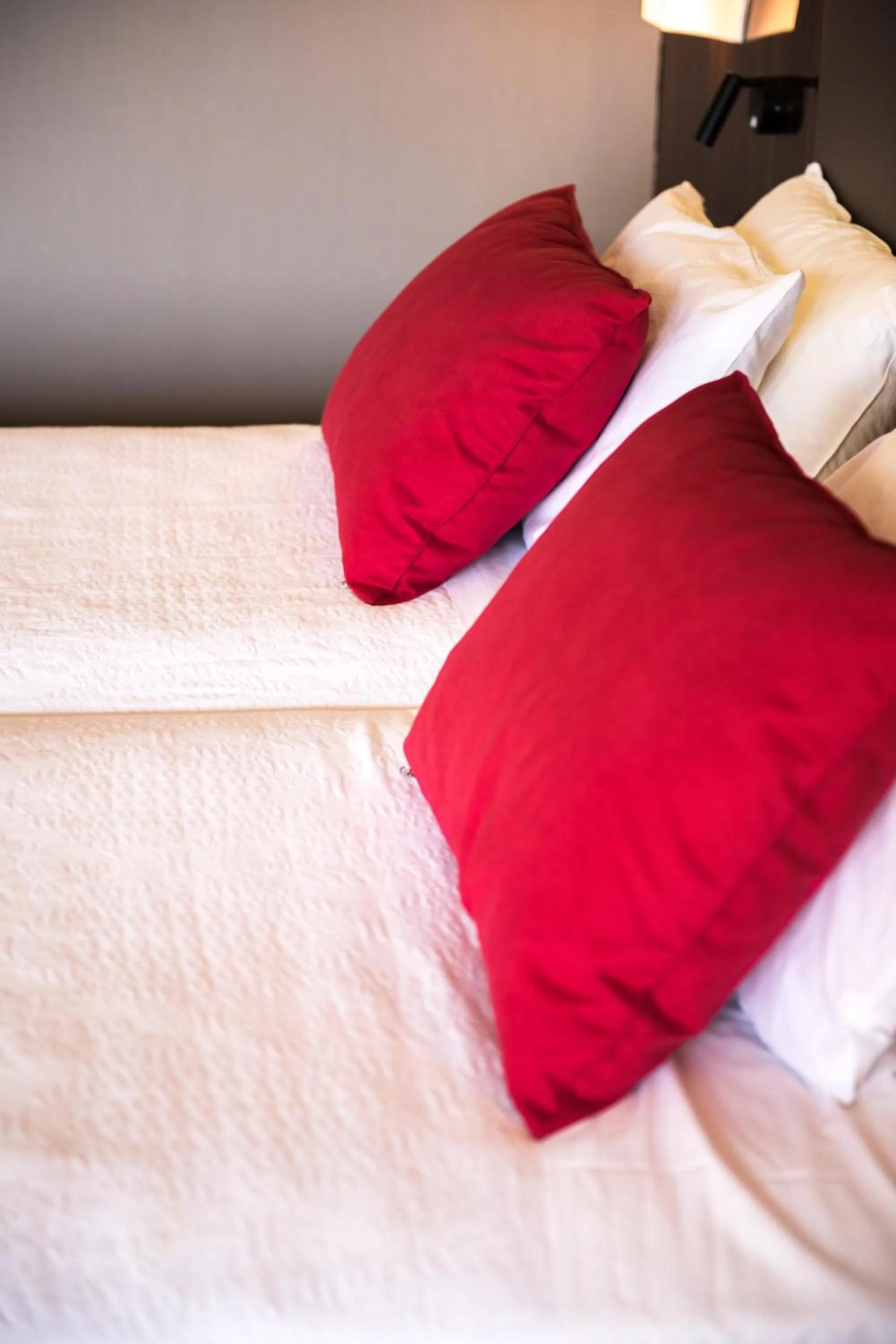 Bed in Ramada Plaza by Wyndham Thraki