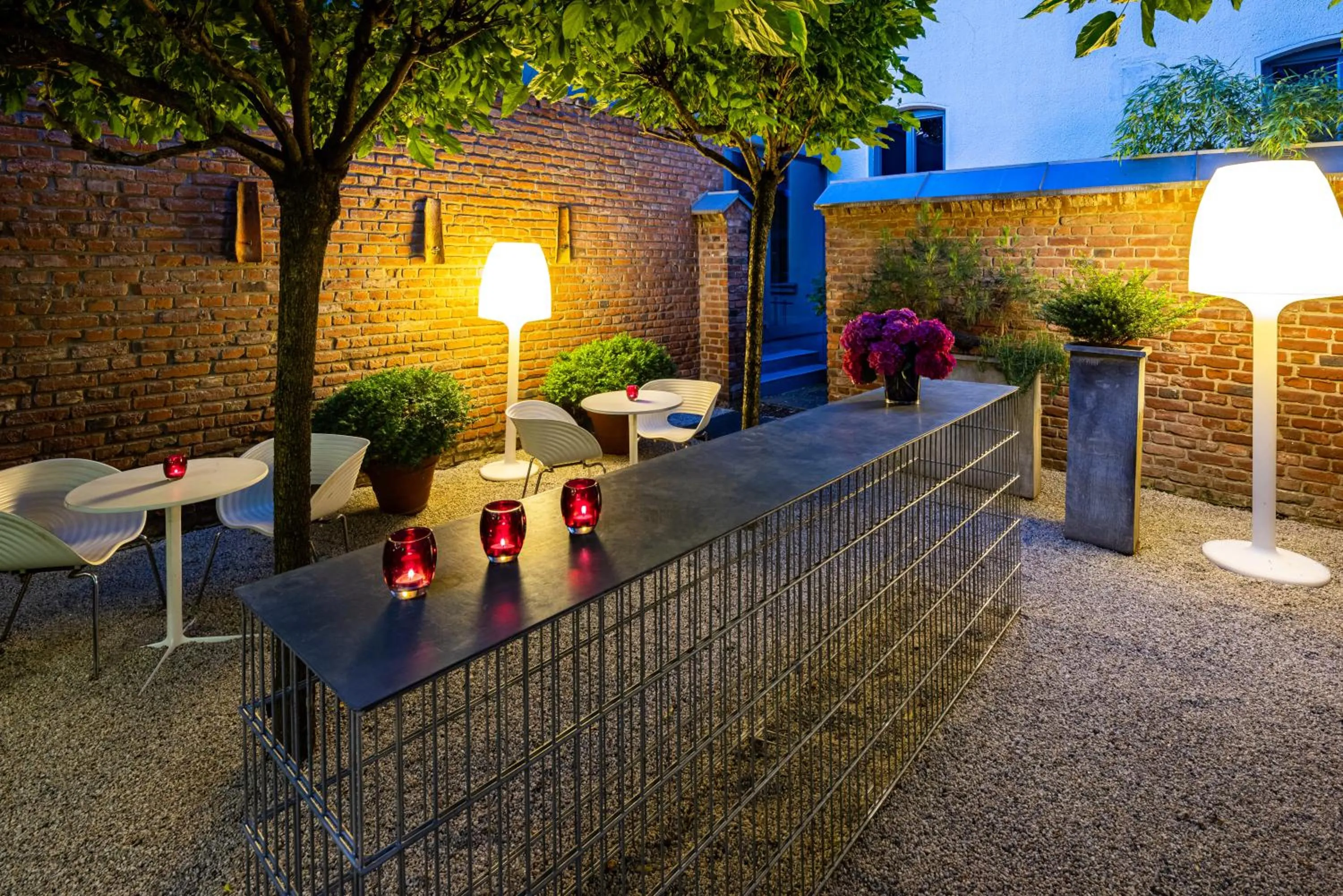 Garden view in The New Yorker Hotel Köln-Messe