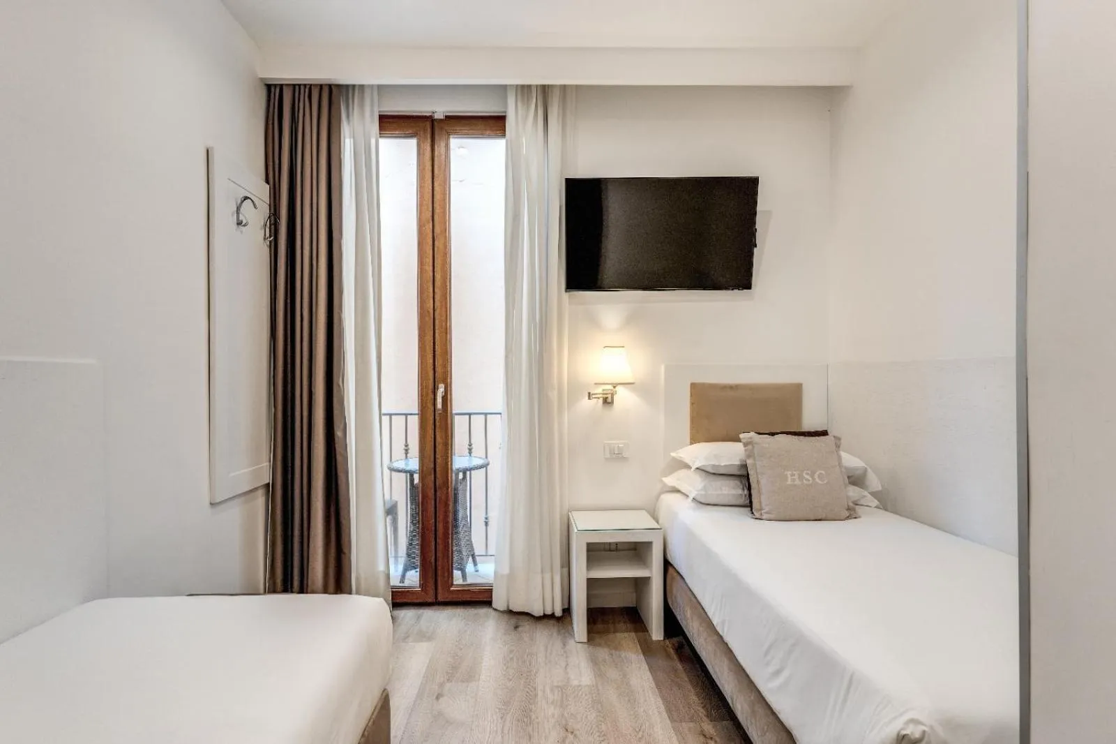 Bed in Hotel Sorrento City