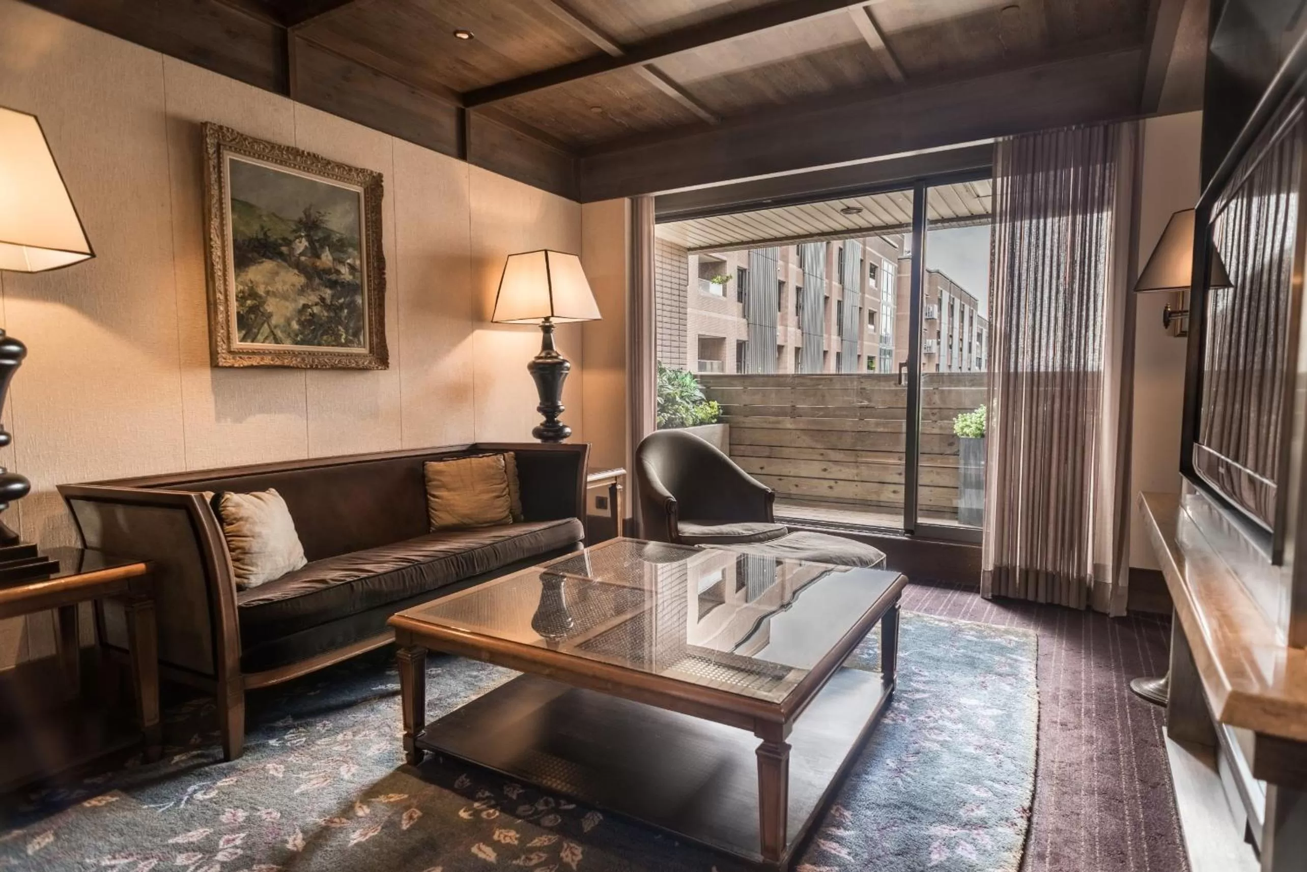 TV and multimedia in Palais de Chine Hotel