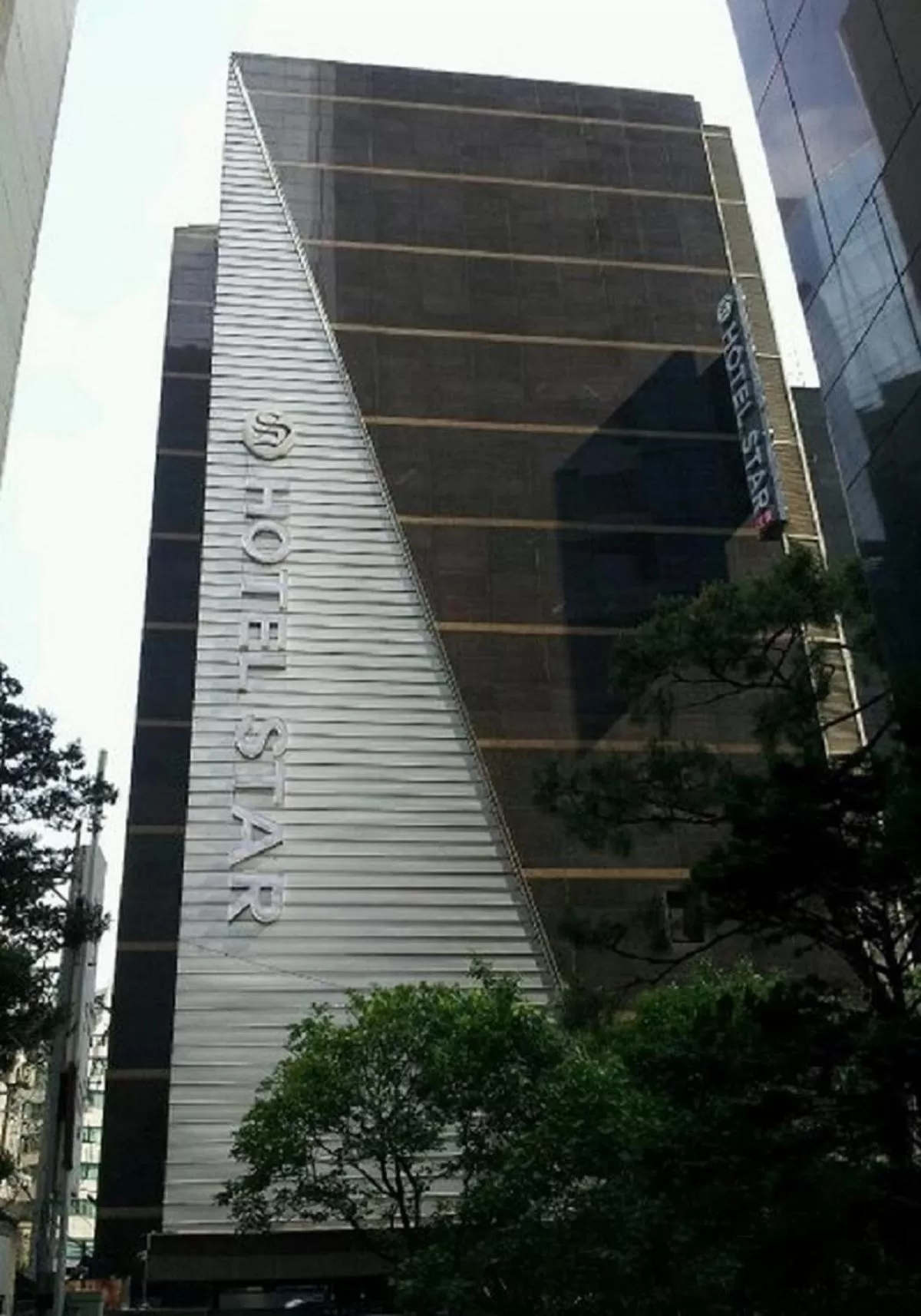 Facade/entrance in Hotel Star Gangnam