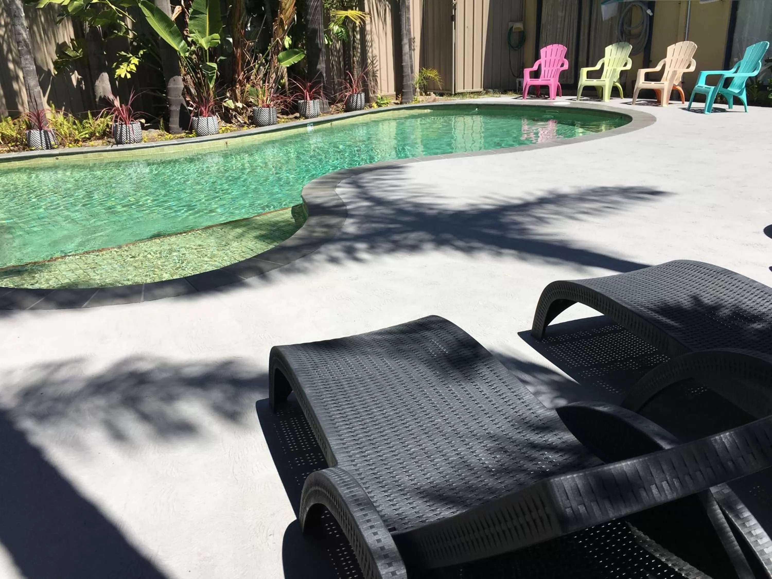 Pool view in Araluen Motor Lodge