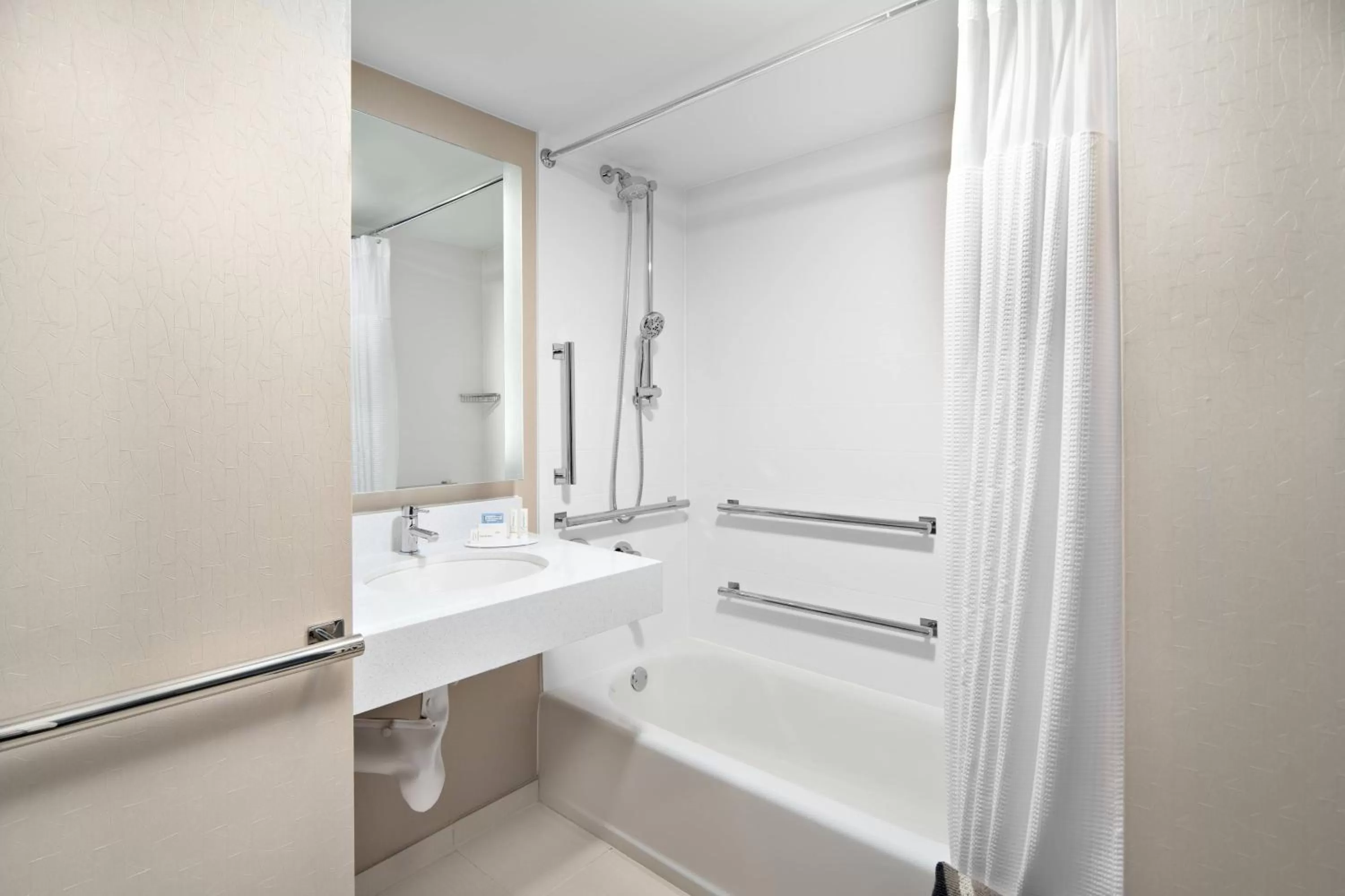 Bathroom in SpringHill Suites Houston Hobby Airport