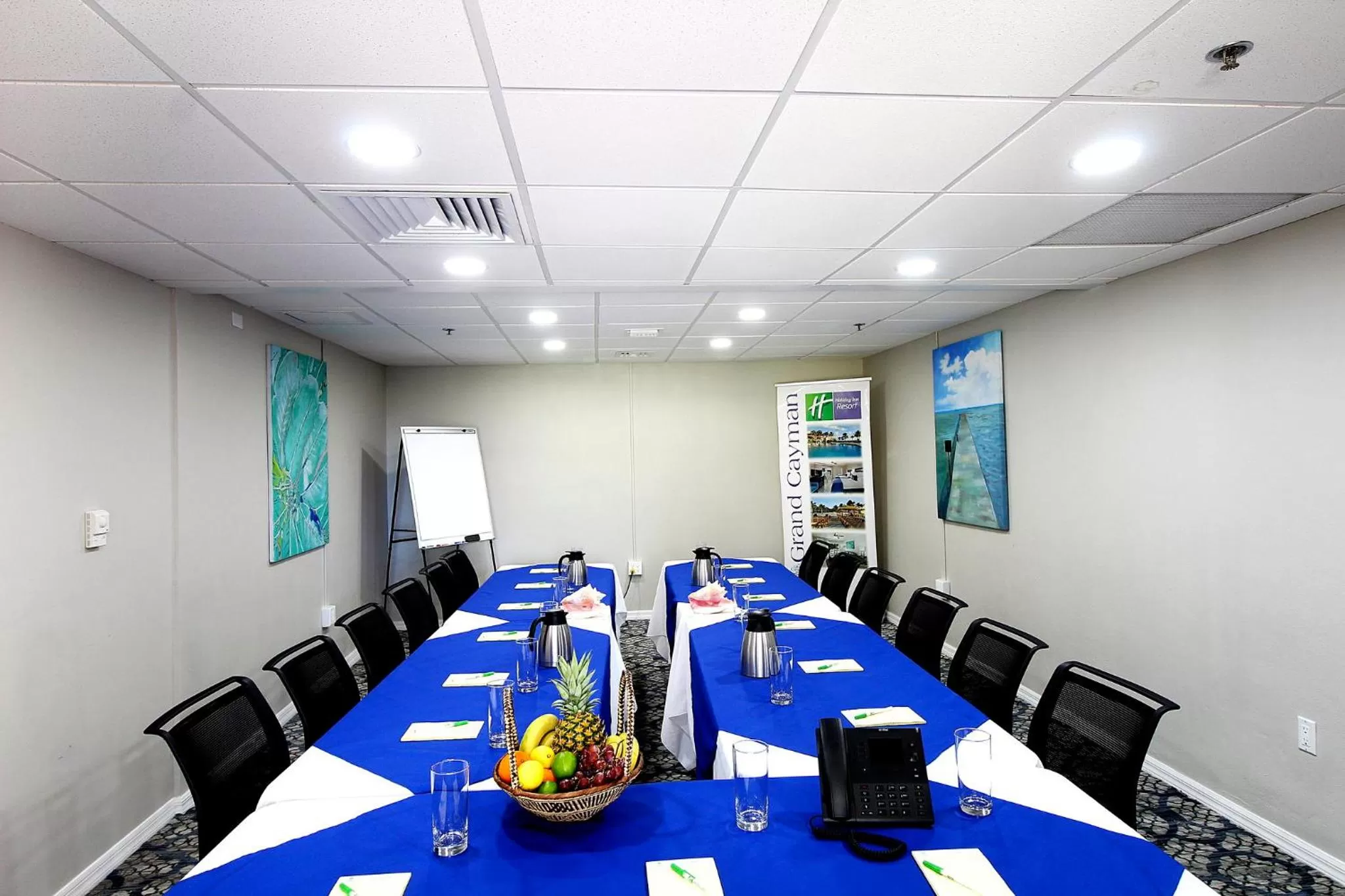Meeting/conference room in Holiday Inn Resort Grand Cayman by IHG