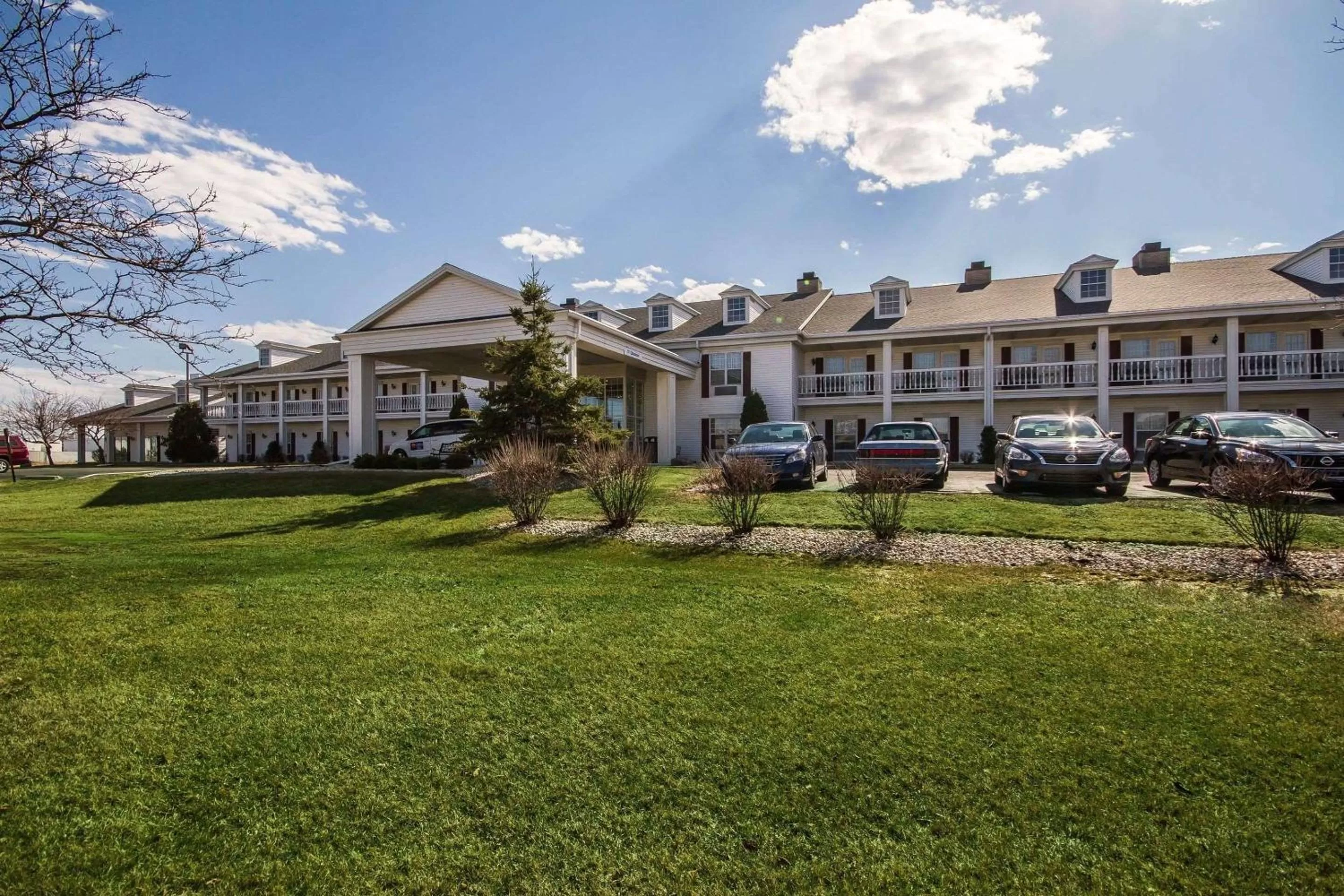 Property building in Comfort Inn Fond Du Lac