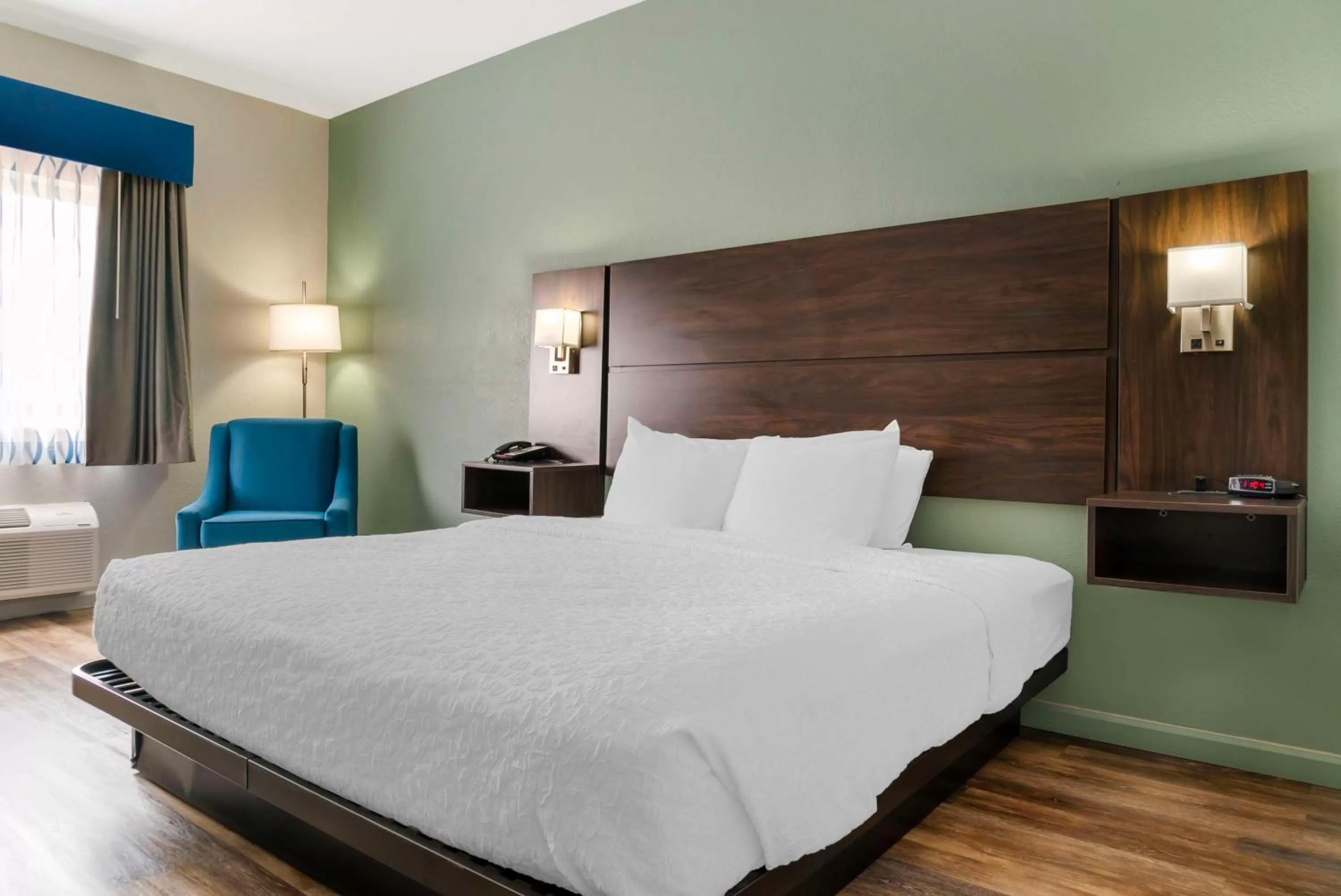 Bedroom, Bed in Best Western Clare Hotel