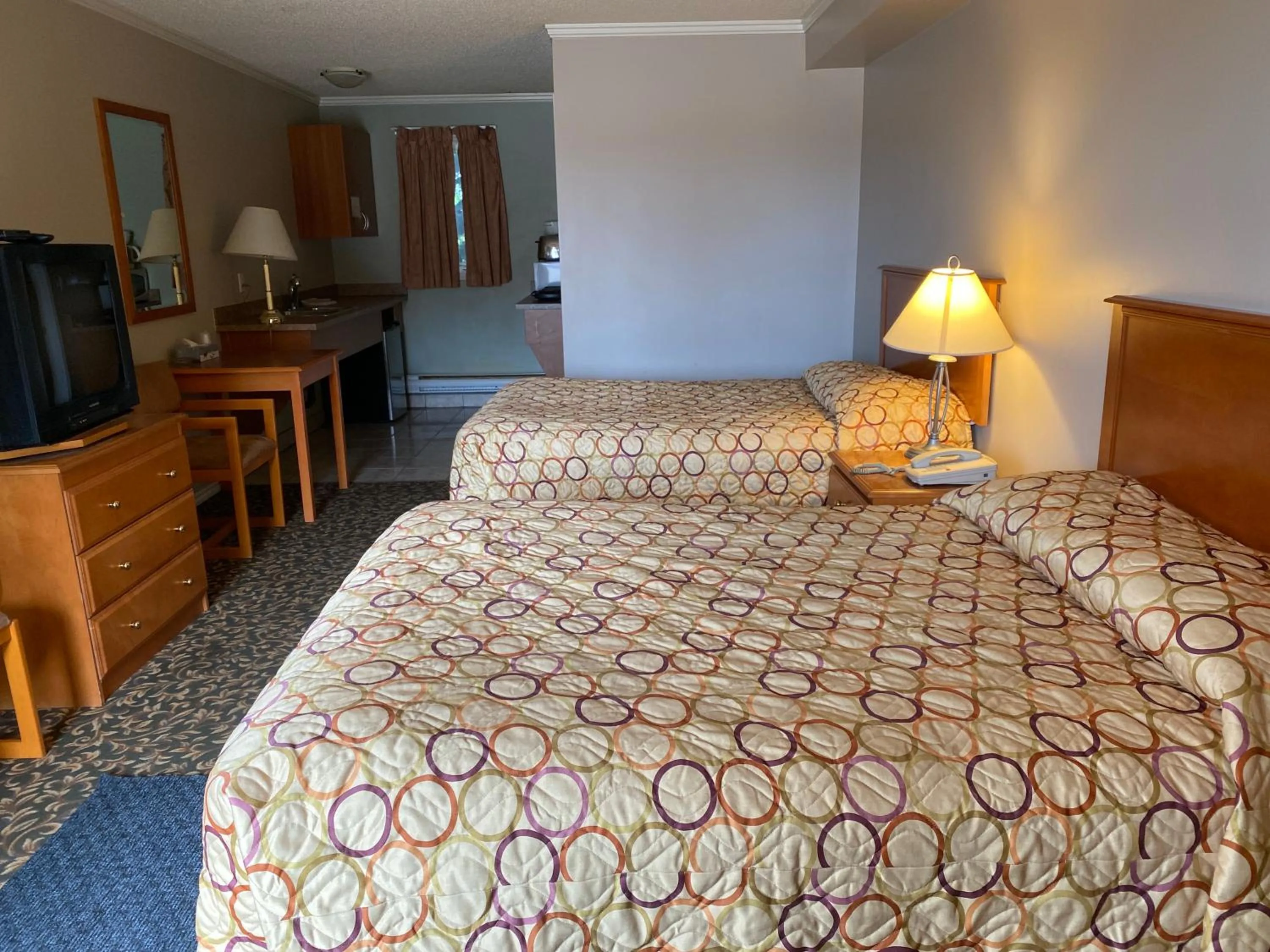 Bedroom, Bed in Aspen Motor Inn