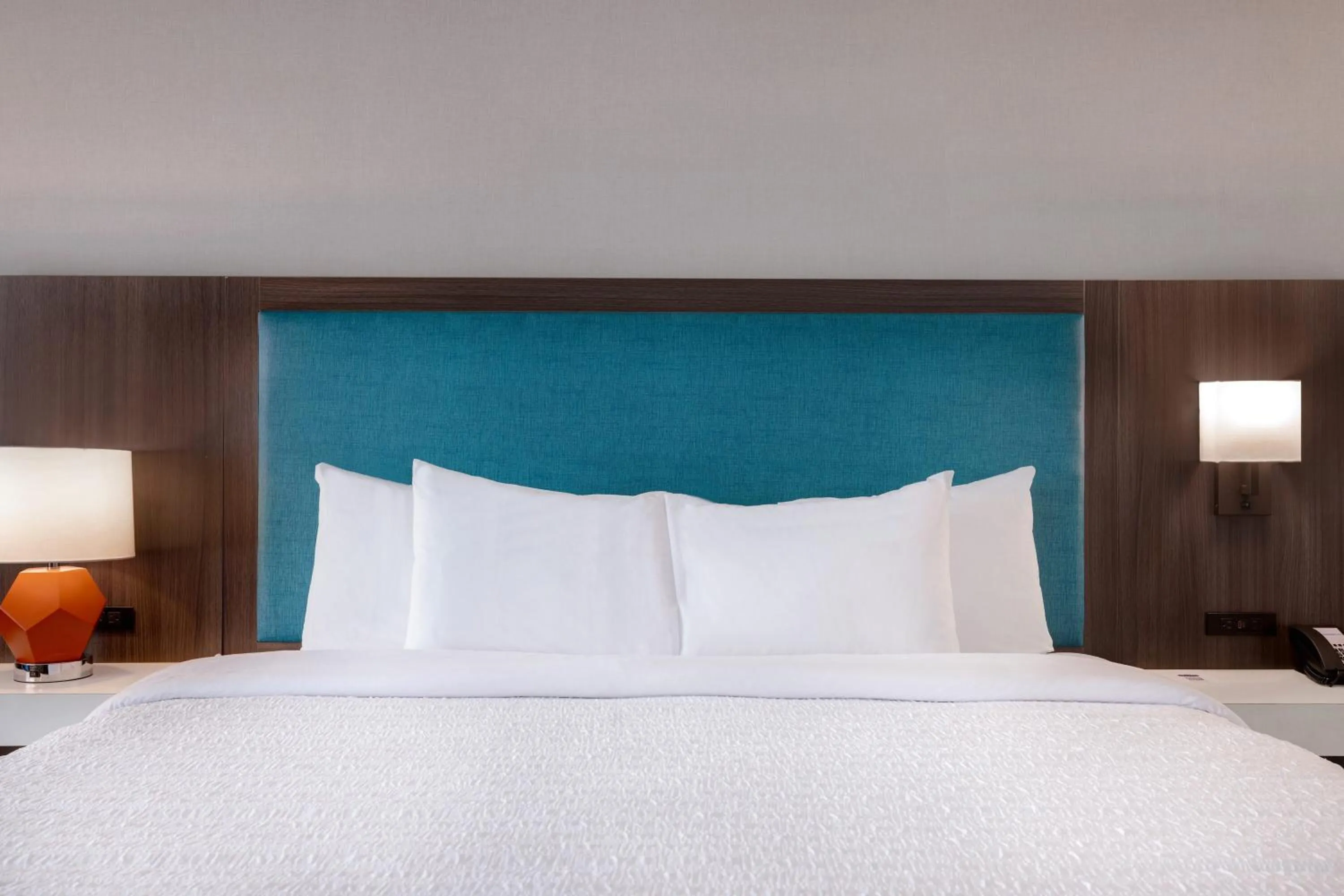 Bed in Hampton Inn Chicago Orland Park