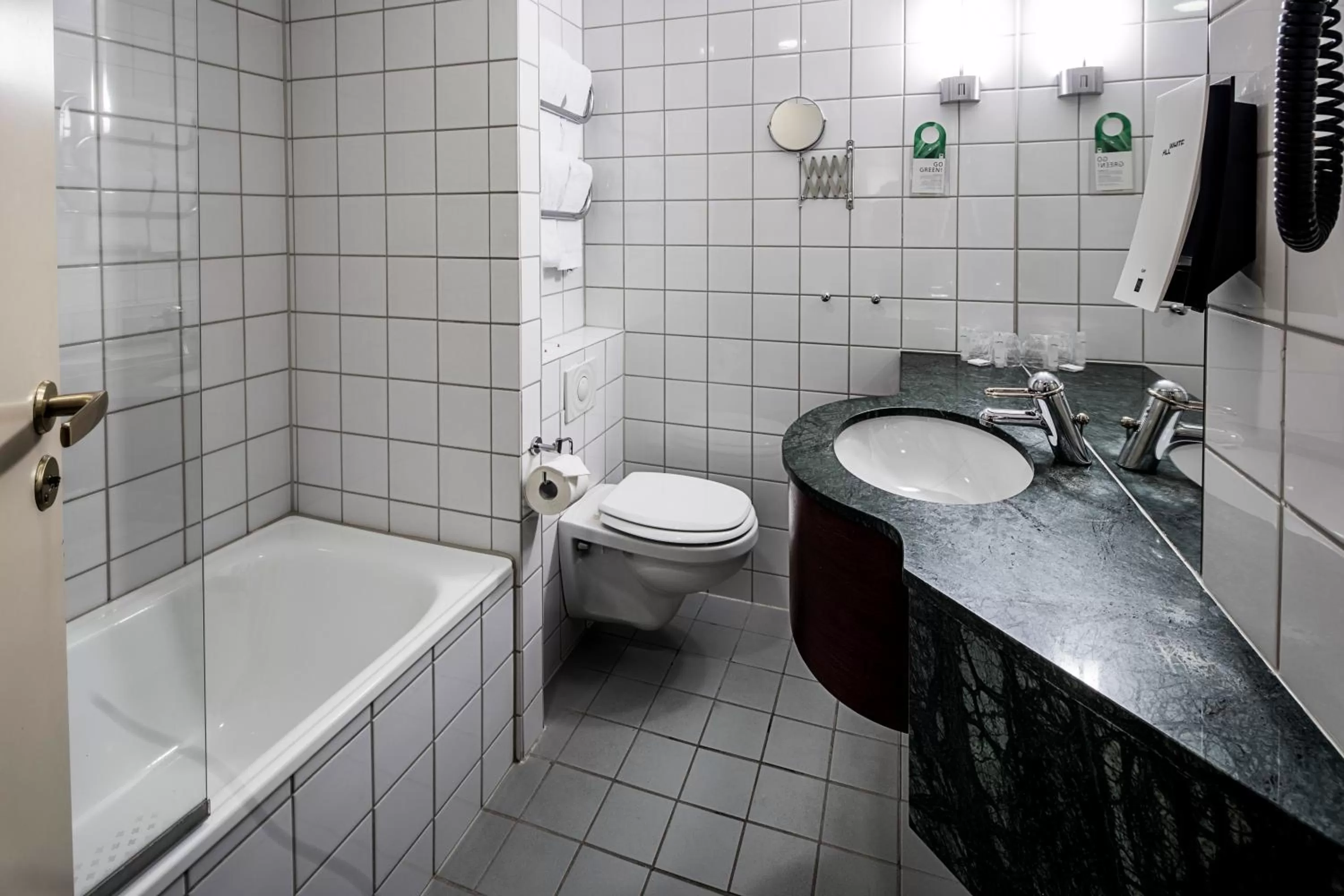 Shower in First Hotel Millennium