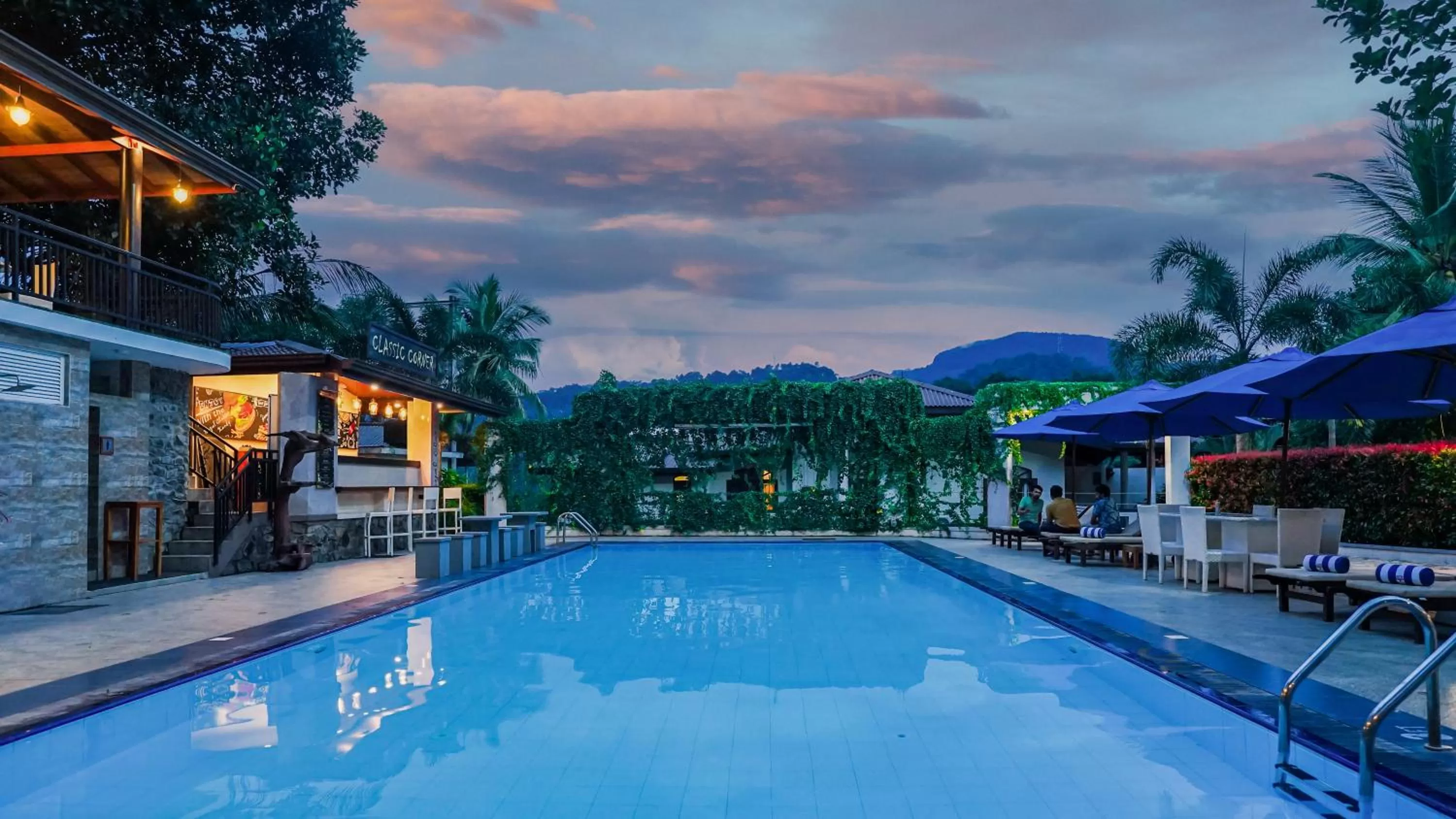 Swimming pool in Royal Classic Resort