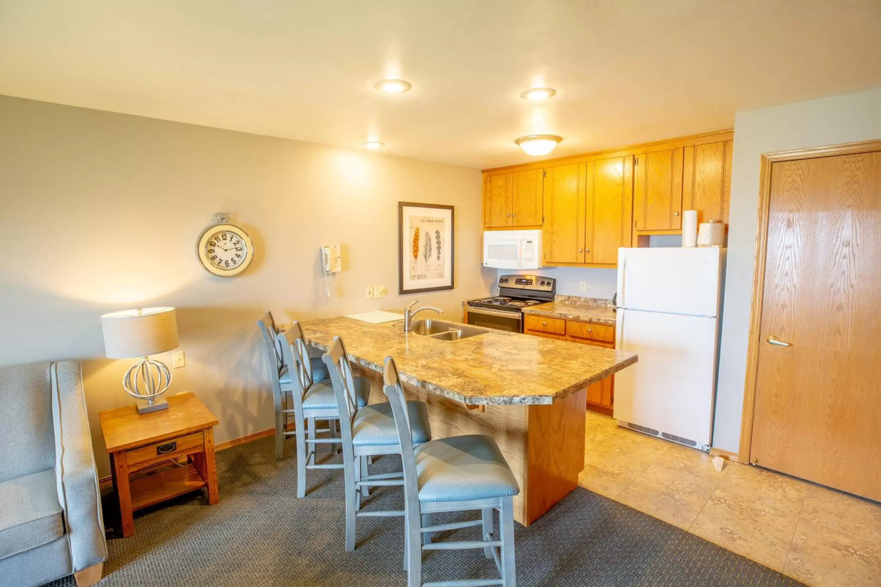 Premium One-Bedroom Suite in Westwood Shores Waterfront Resort Premium One-Bedroom Suite in Westwood Shores Waterfront Resort