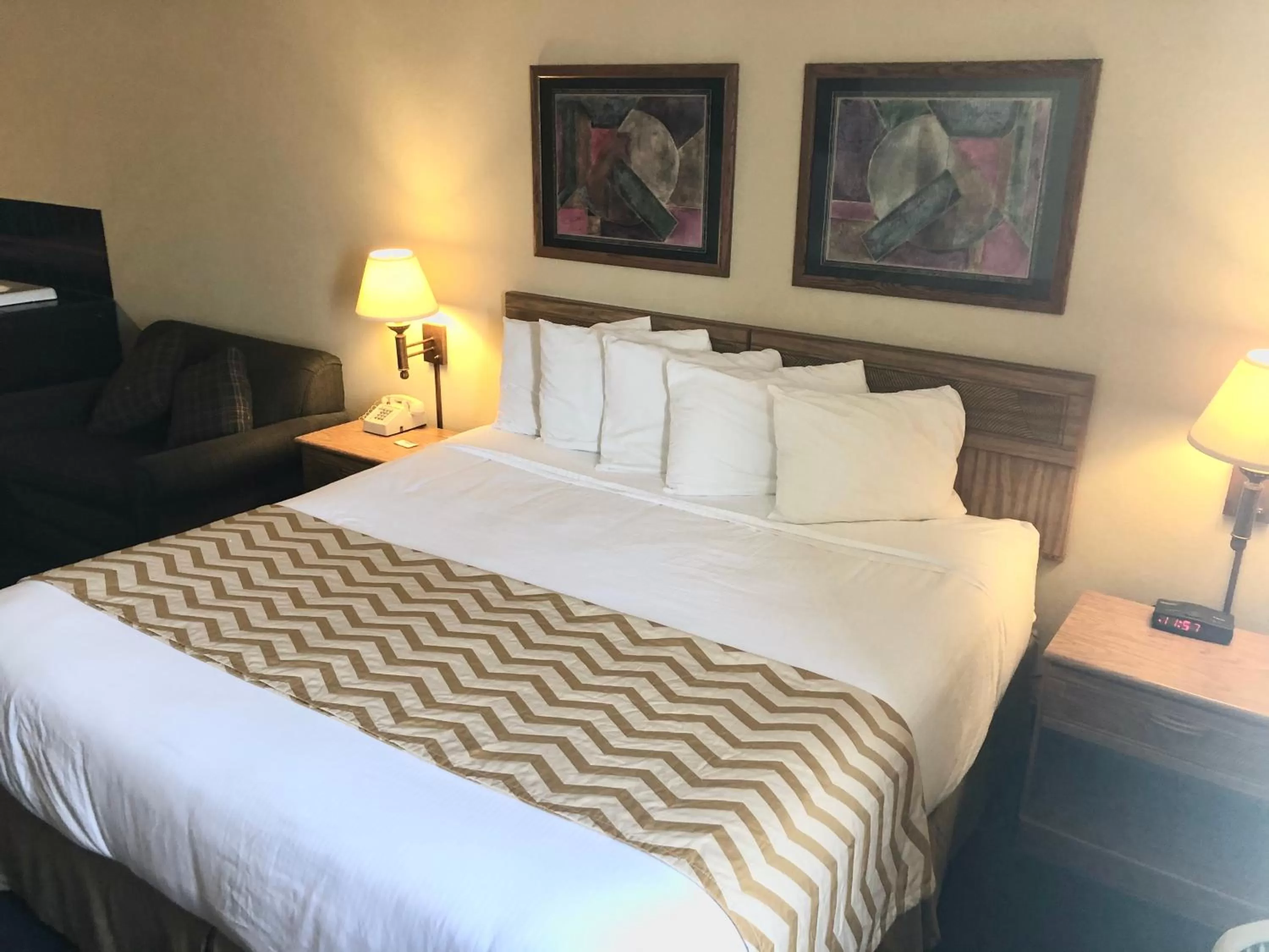 Bed in Travelodge by Wyndham Grand Island