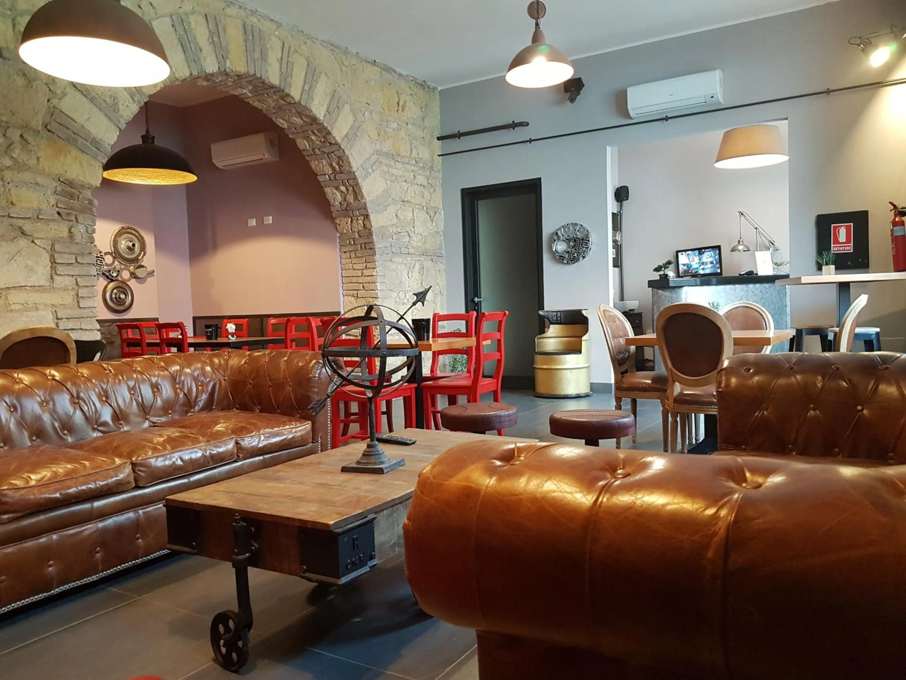 Communal lounge/ TV room in Halex room&food