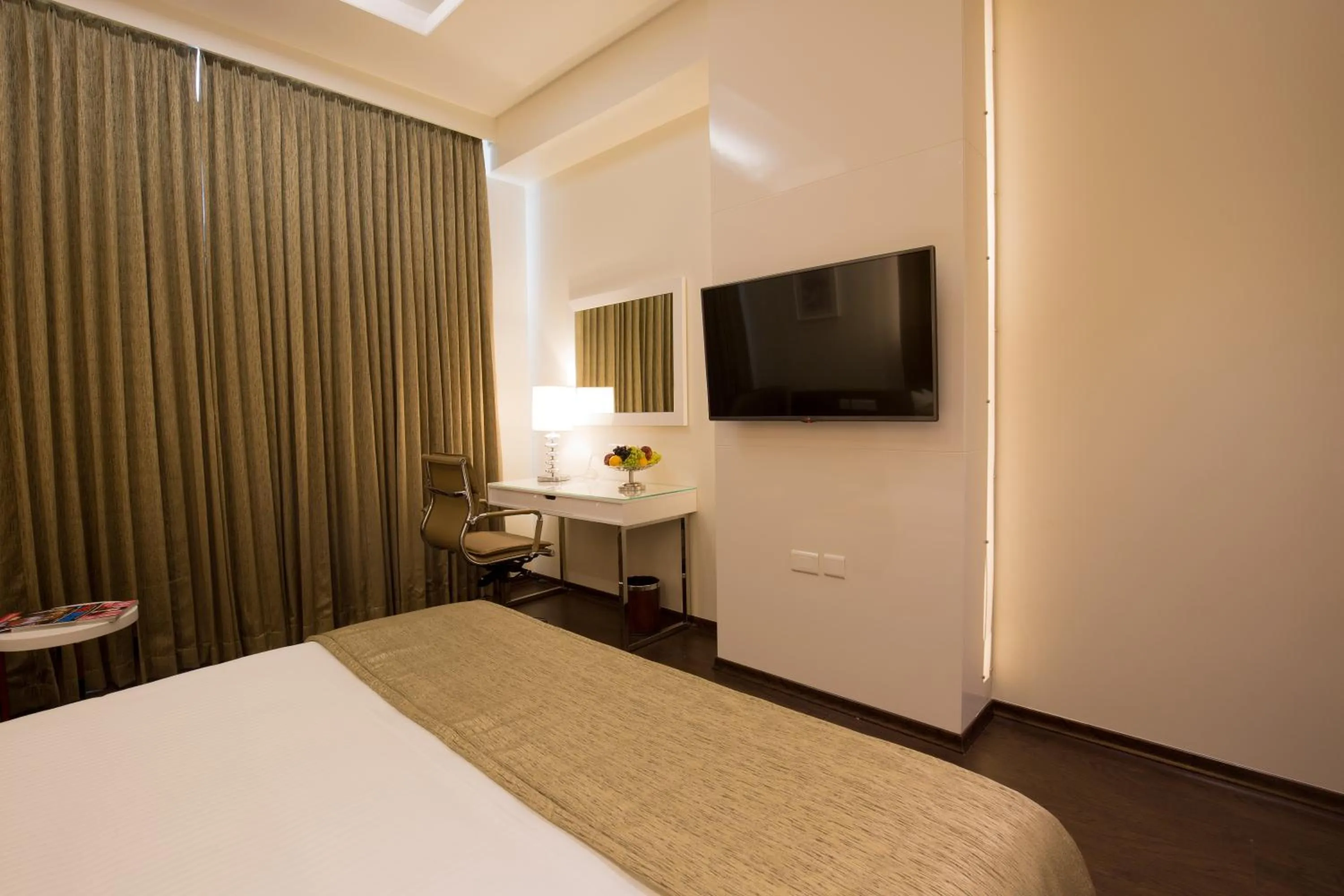 TV and multimedia, Bed in Kiscol Grands Hotel