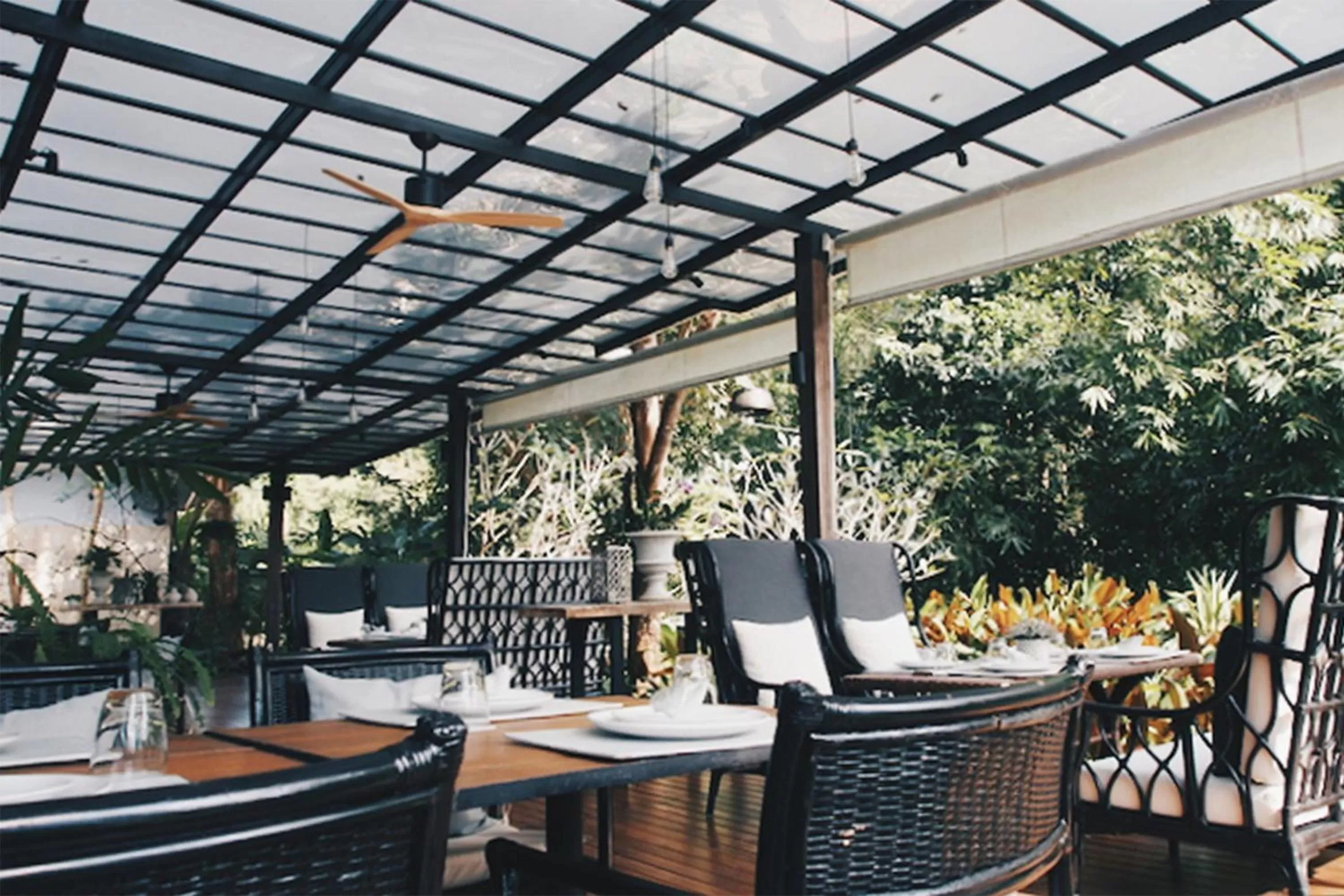 Restaurant/Places to Eat in The Hidden Resort