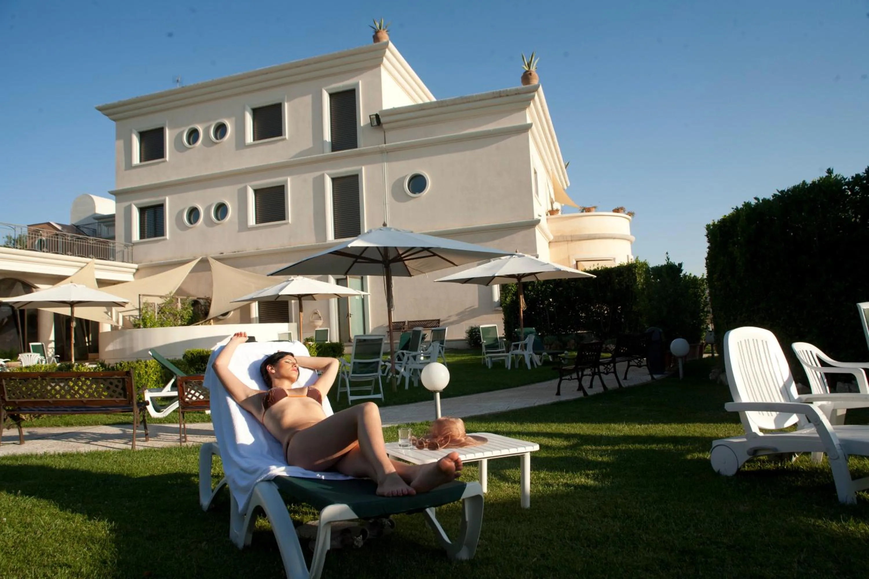 Communal lounge/ TV room in Hotel d'Altavilla