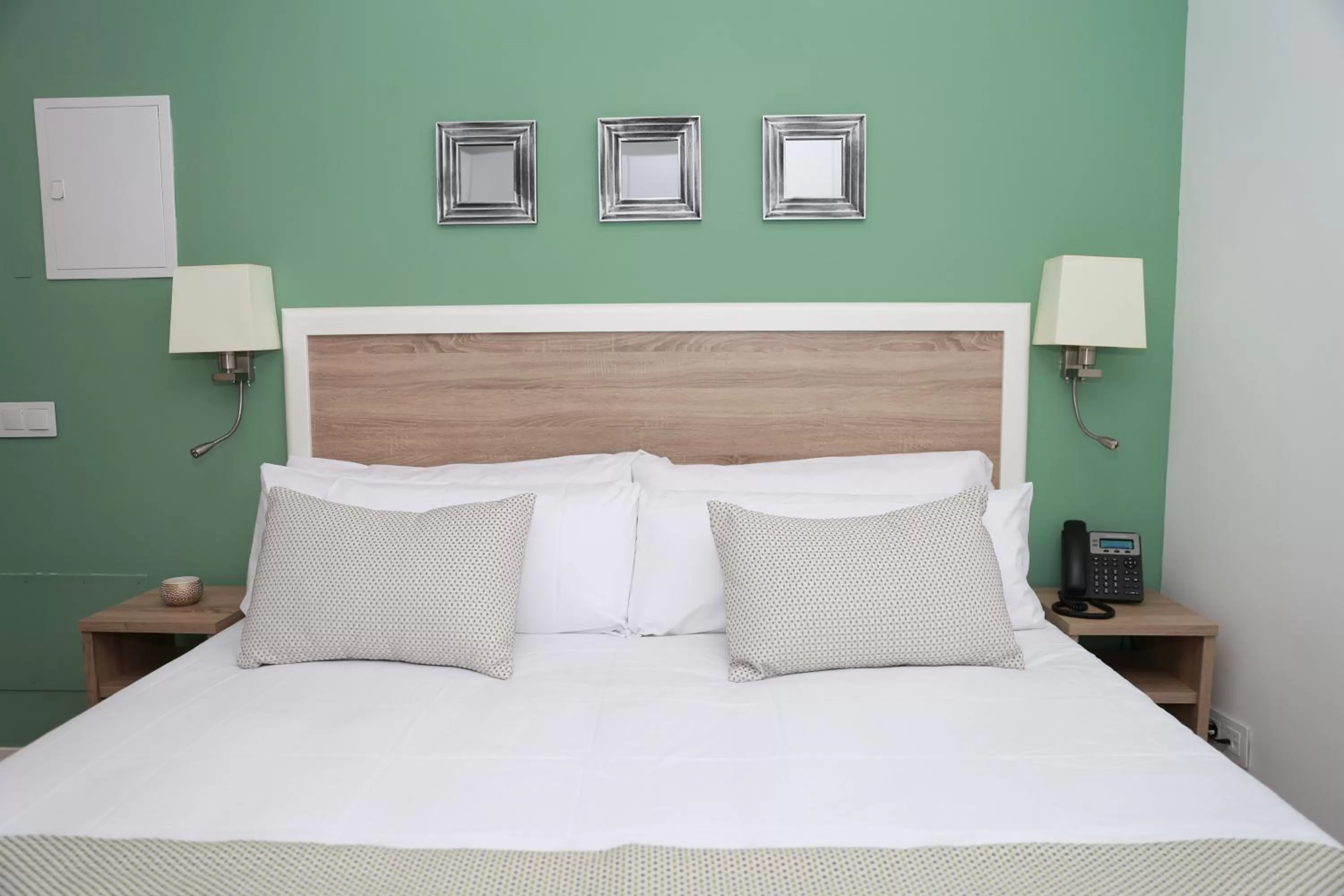 Bedroom, Bed in New Point Opera