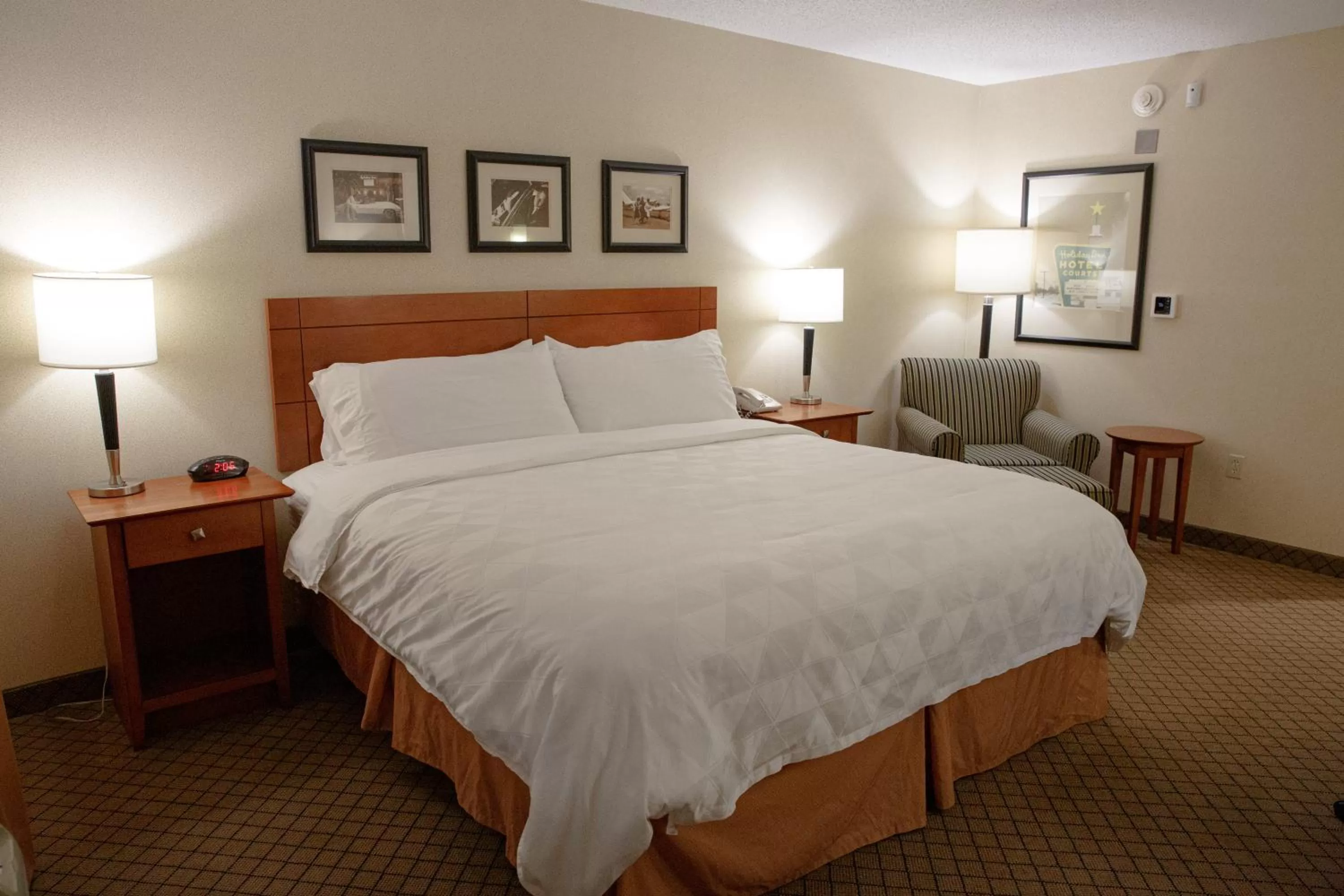 Photo of the whole room, Bed in Holiday Inn Battle Creek by IHG