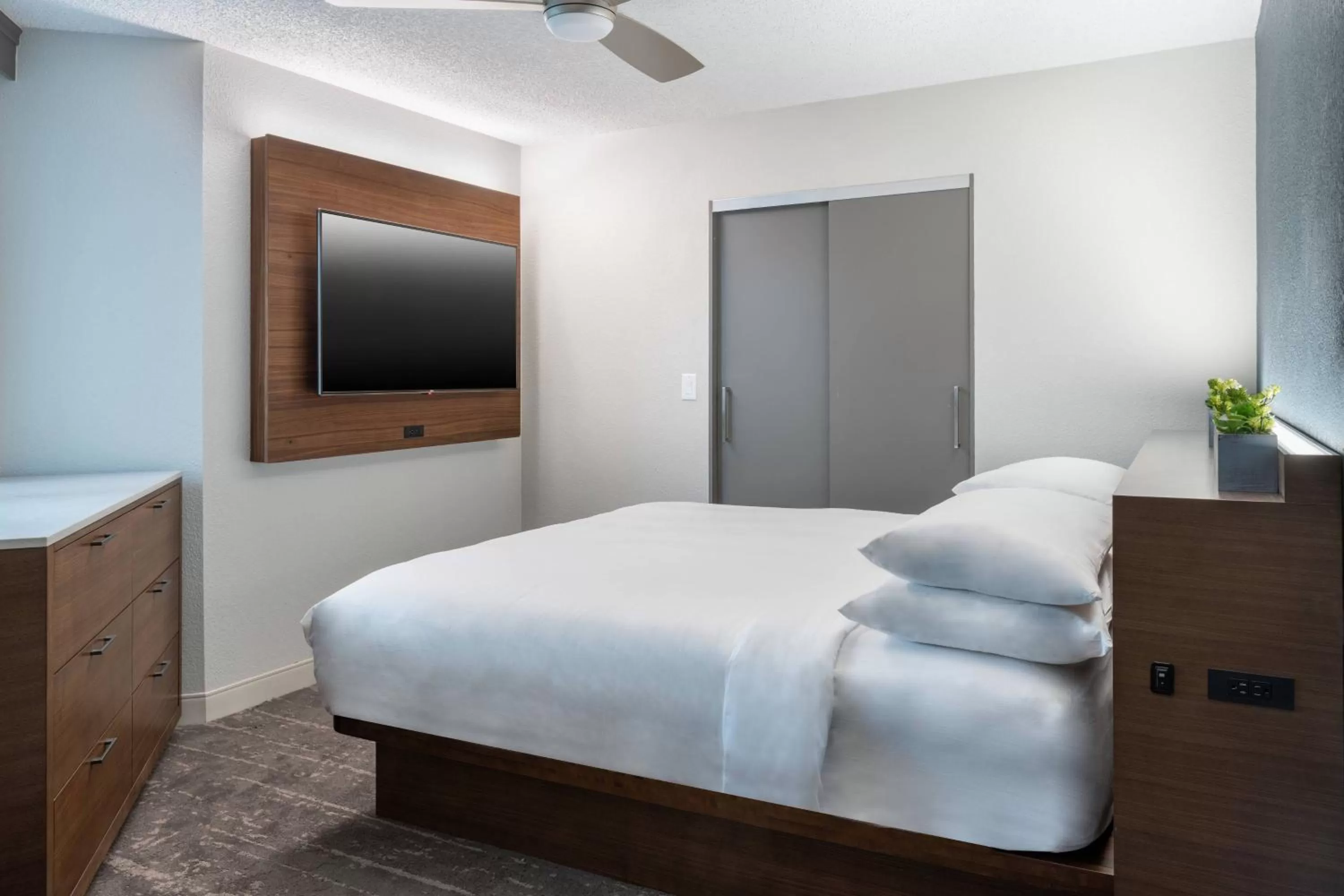 Photo of the whole room, Bed in Marriott Hutchinson Island Beach Resort, Golf & Marina